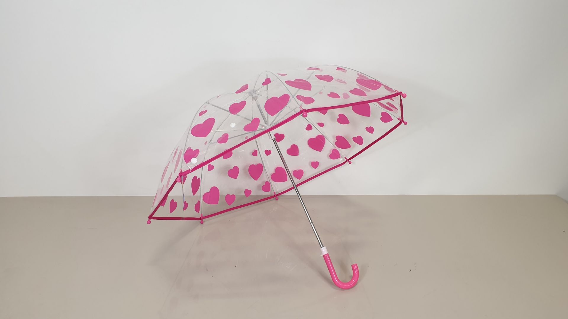 256 X KIDS CLEAR UMBRELLA PRINTED HEARTS - IN 16 BOXES