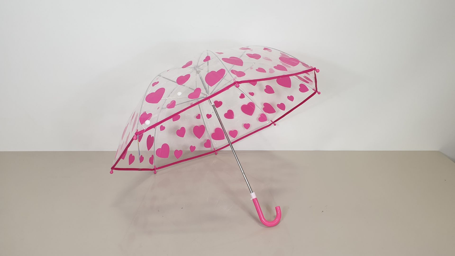 256 X KIDS CLEAR UMBRELLA PRINTED HEARTS - IN 16 BOXES