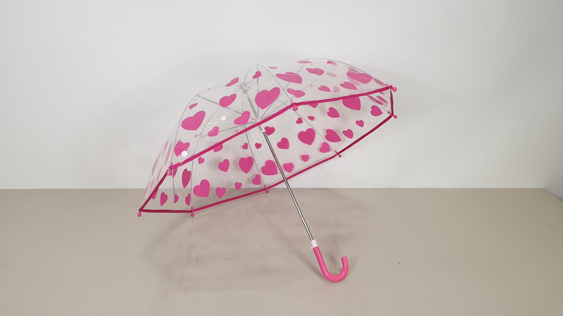 256 X KIDS CLEAR UMBRELLA PRINTED HEARTS - IN 16 BOXES