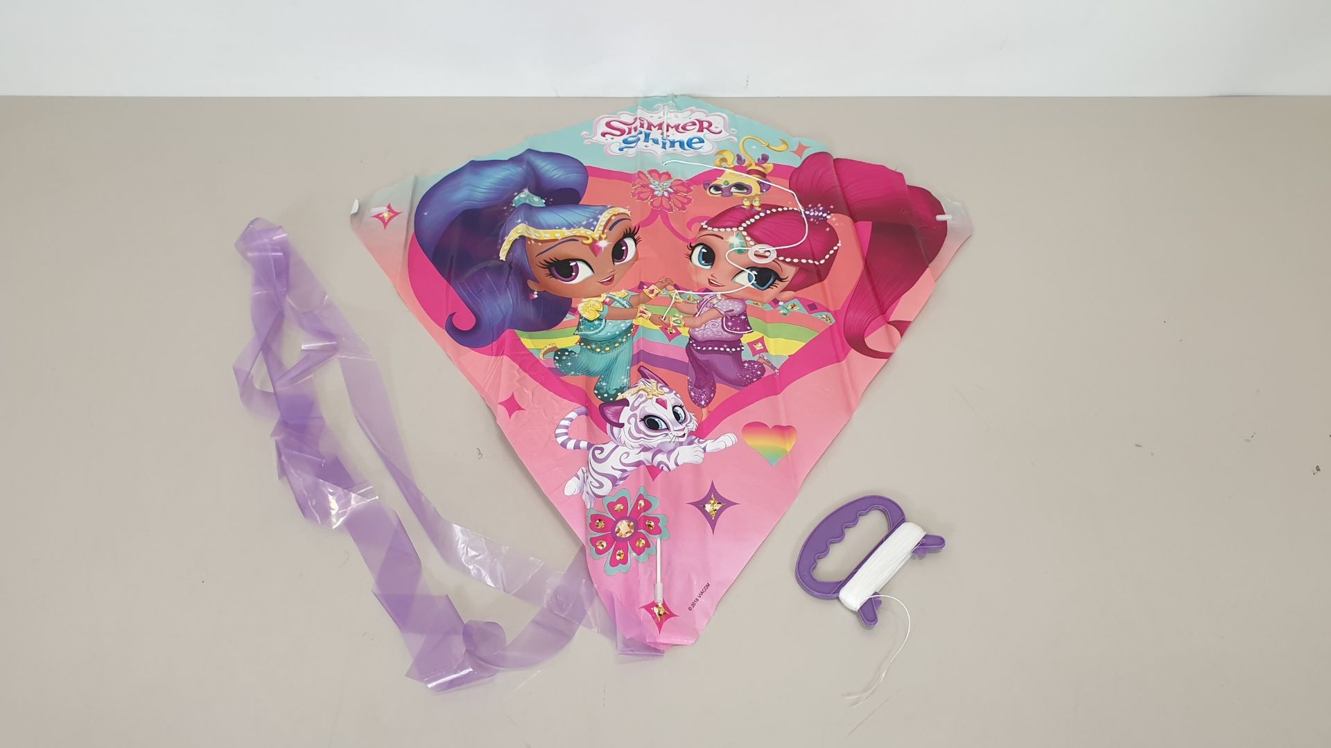 240 X BRAND NEW NICKELODEON SHIMMER AND SHINE KITE (57.2CM X 54.6CM) IN 10 BOXES