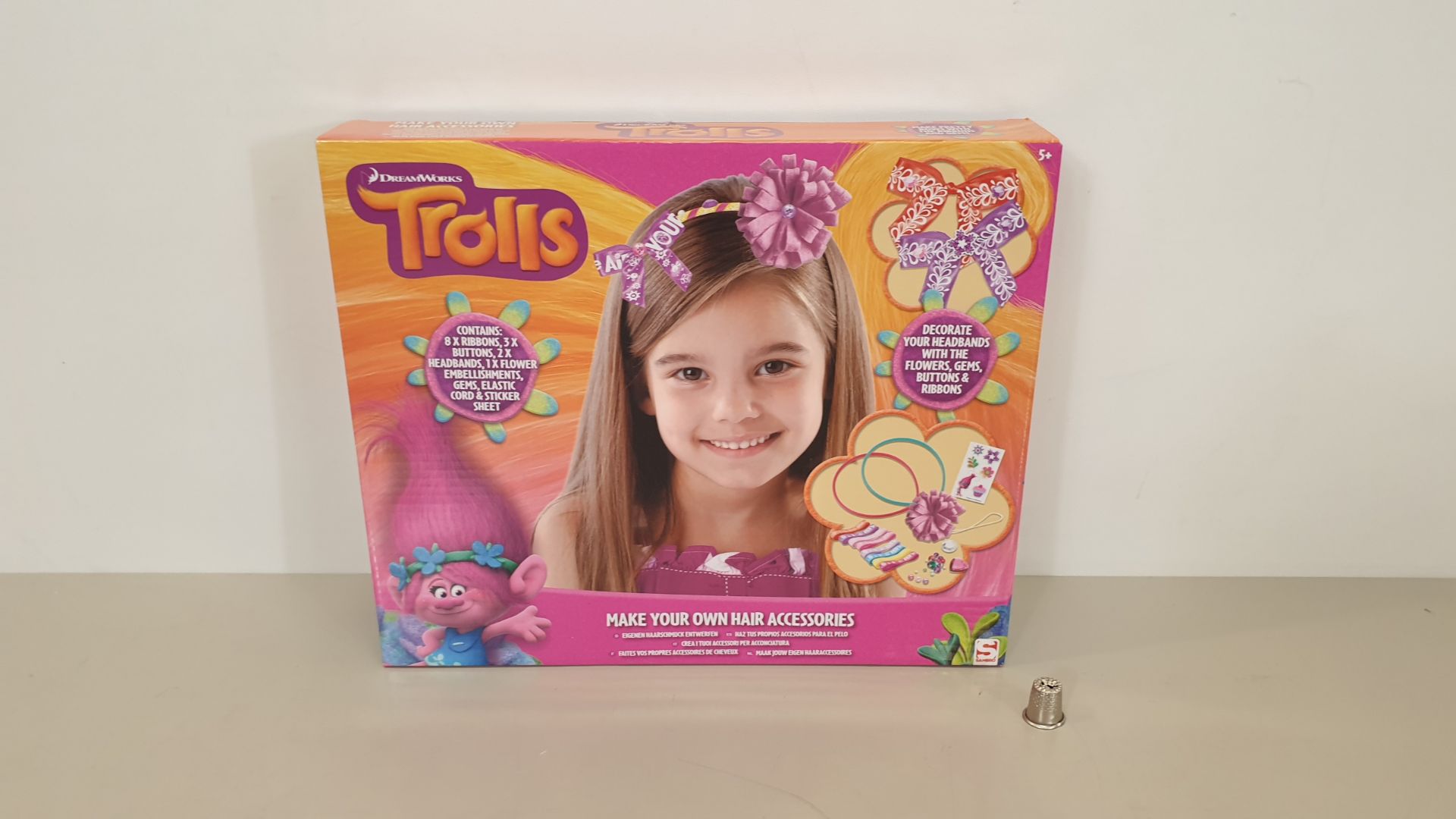 56 X BRAND NEW TROLLS MAKE YOUR OWN HAIR ACCESSORIES INCLUDES RIBBONS BUTTONS HEADBANDS ETC.. - IN 7