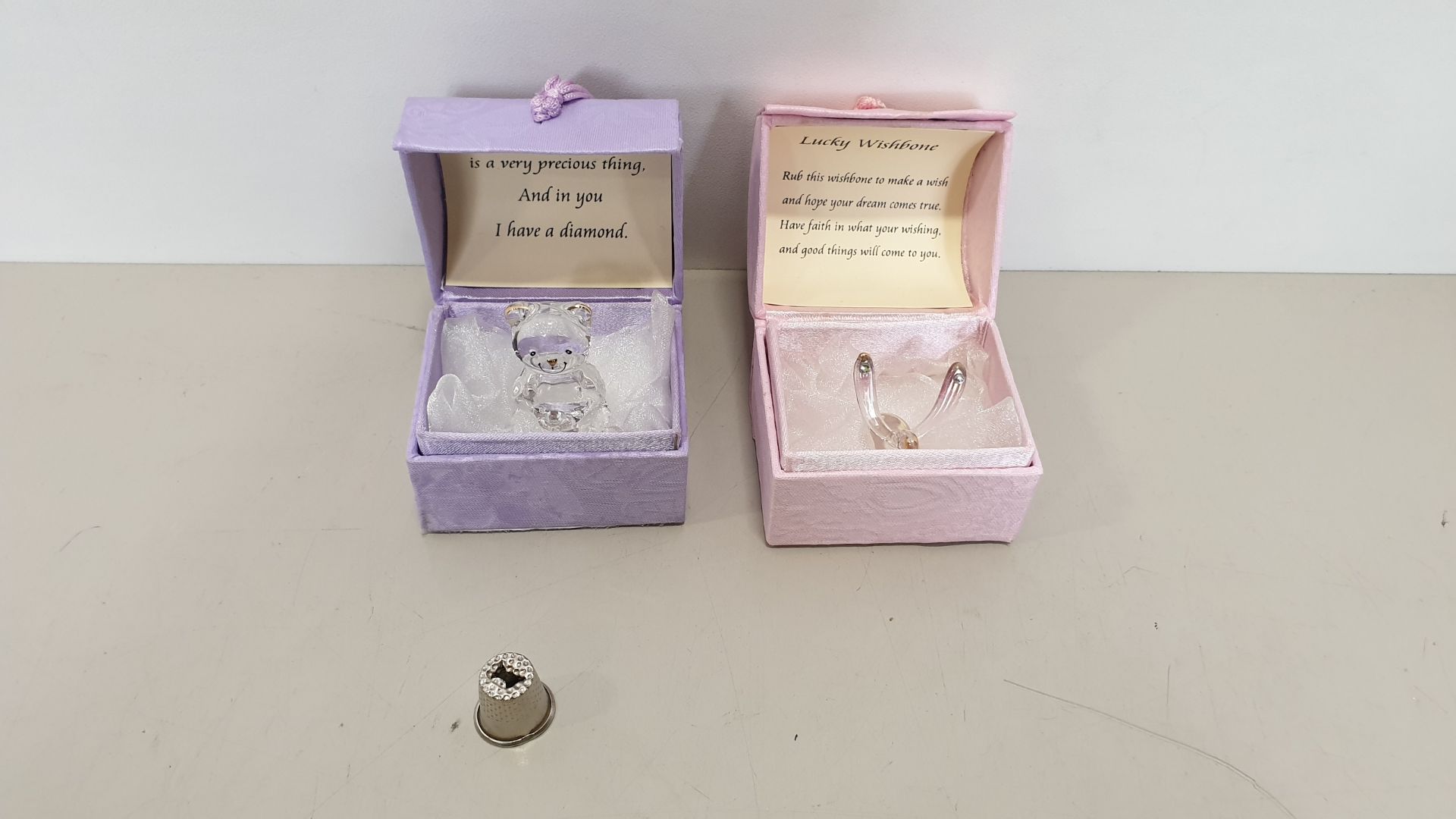 132 X BRAND NEW MAYFLOWER COLLECTABLES SET OF 2 WISH MESSAGE BOX WITH GLASS LUCKY WISHBONE AND