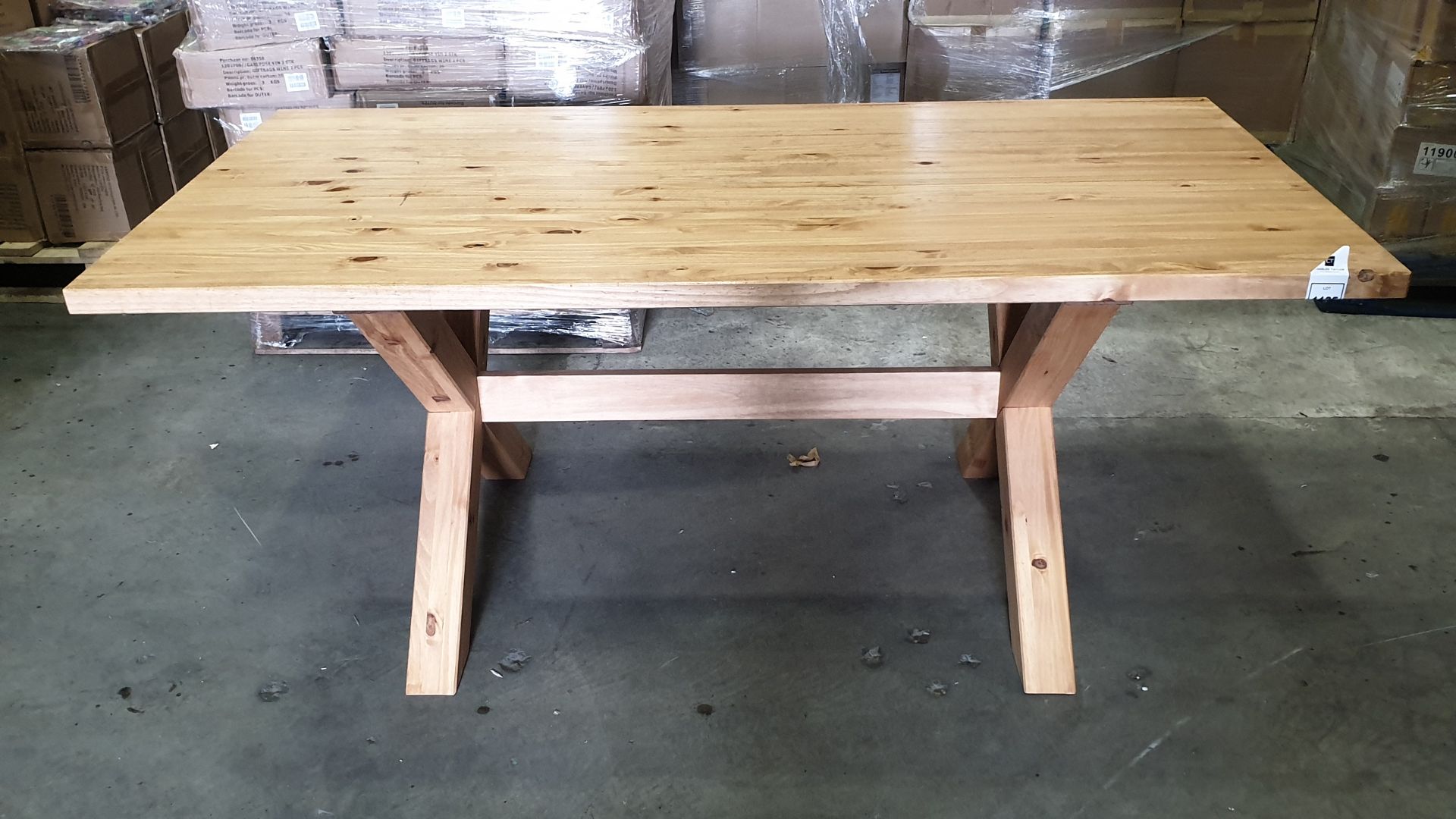 BRAND NEW BOXED SOLID WOOD BEER GARDEN/DINING TABLE - 183 X 93CM (51KG)