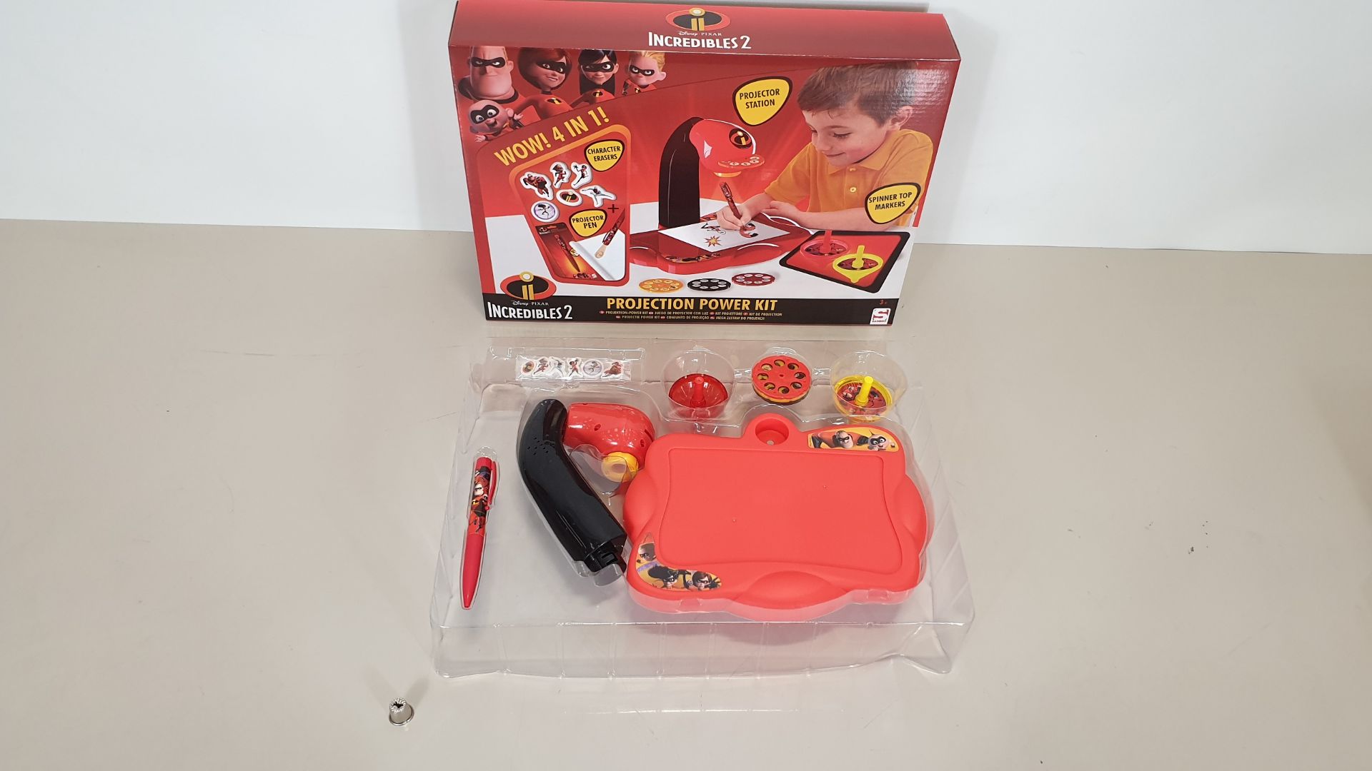 60 X BRAND NEW DISNEY PIXAR INCREDIBLES 2 WOW 4 IN 1 PROJECTION POWER KIT, INCLUDES PROJECTION