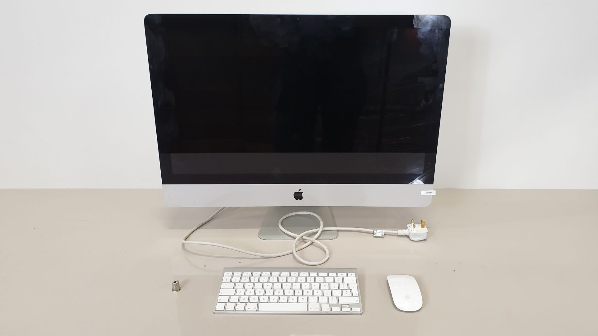 SILVER APPLE IMAC (MODEL - A1312) (SERIAL NUMBER - CO2H91JPDHJQ) WITH APPLE KEYBOARD WITH MISSING