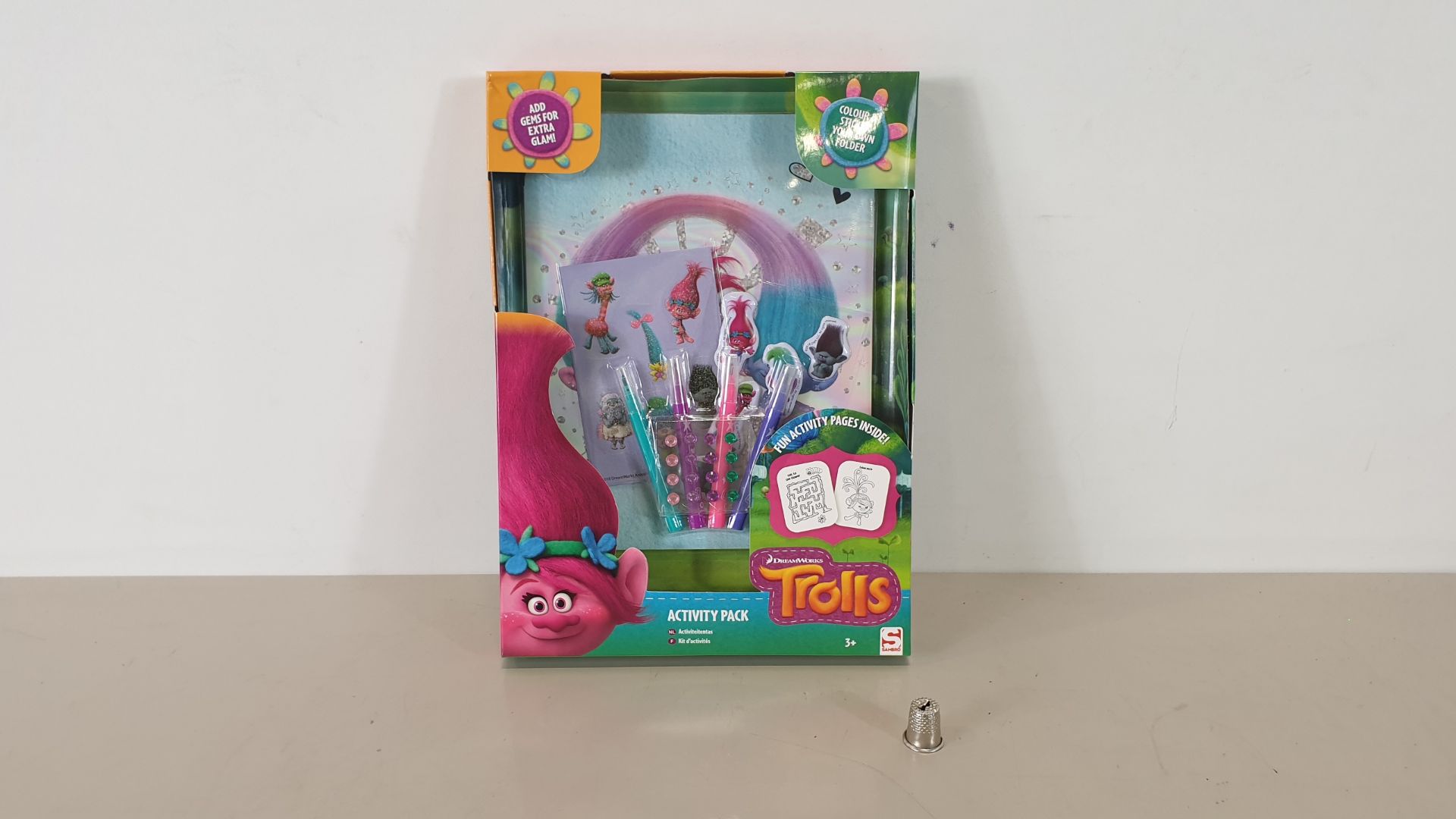 60 X BRAND NEW DREAM WORK TROLLS ACTIVITY PACK, INCLUDES 60 PAGE ACTIVITY FOLDER, 4 MARKERS, 2