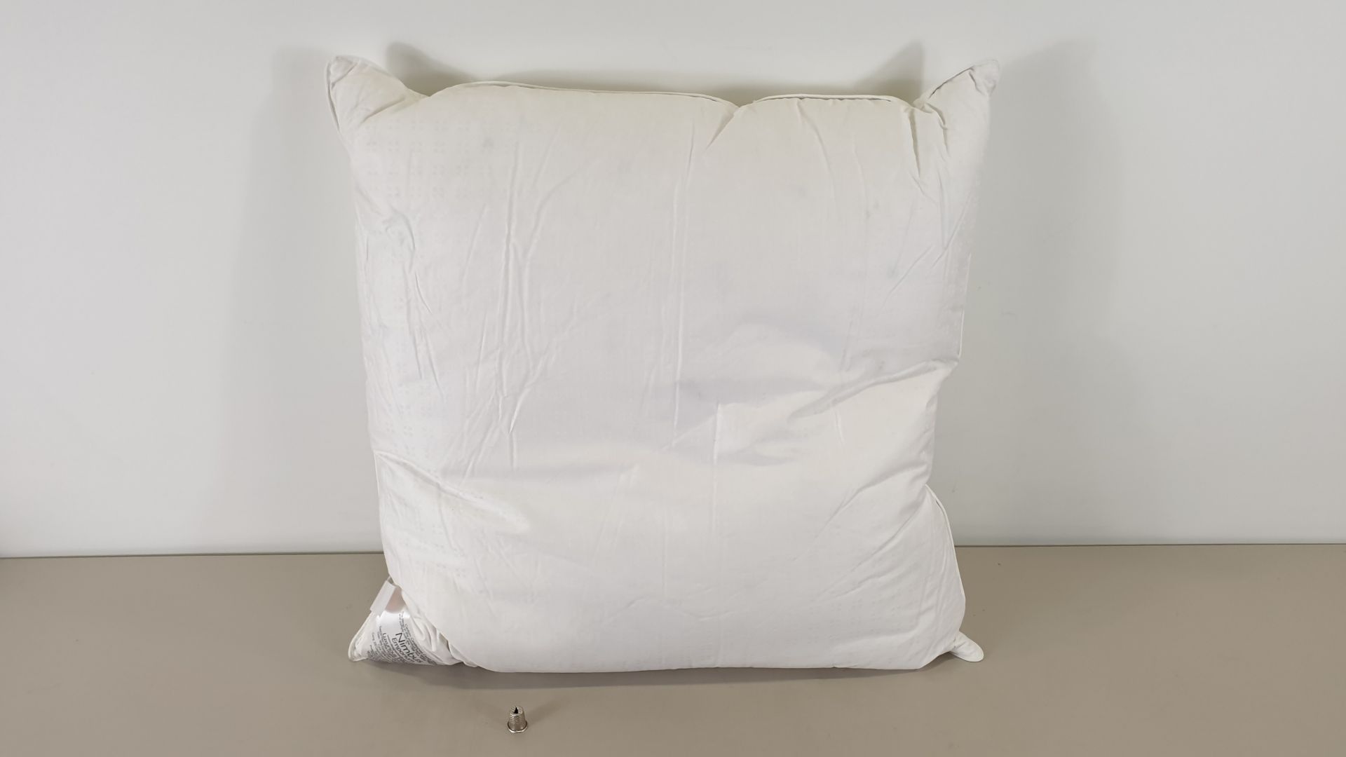 10 X BRAND NEW BAGGED NIMBUS EMPORIUM LUXURIOUS CUSHIONS (SUPERIOR NEW WHITE HUNGARIAN GOOSE DOWN)