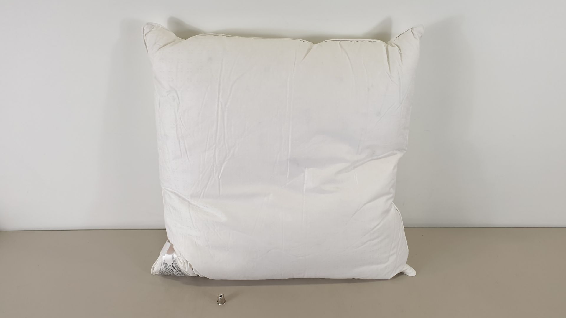 10 X BRAND NEW BAGGED NIMBUS EMPORIUM LUXURIOUS CUSHIONS (SUPERIOR NEW WHITE HUNGARIAN GOOSE DOWN)