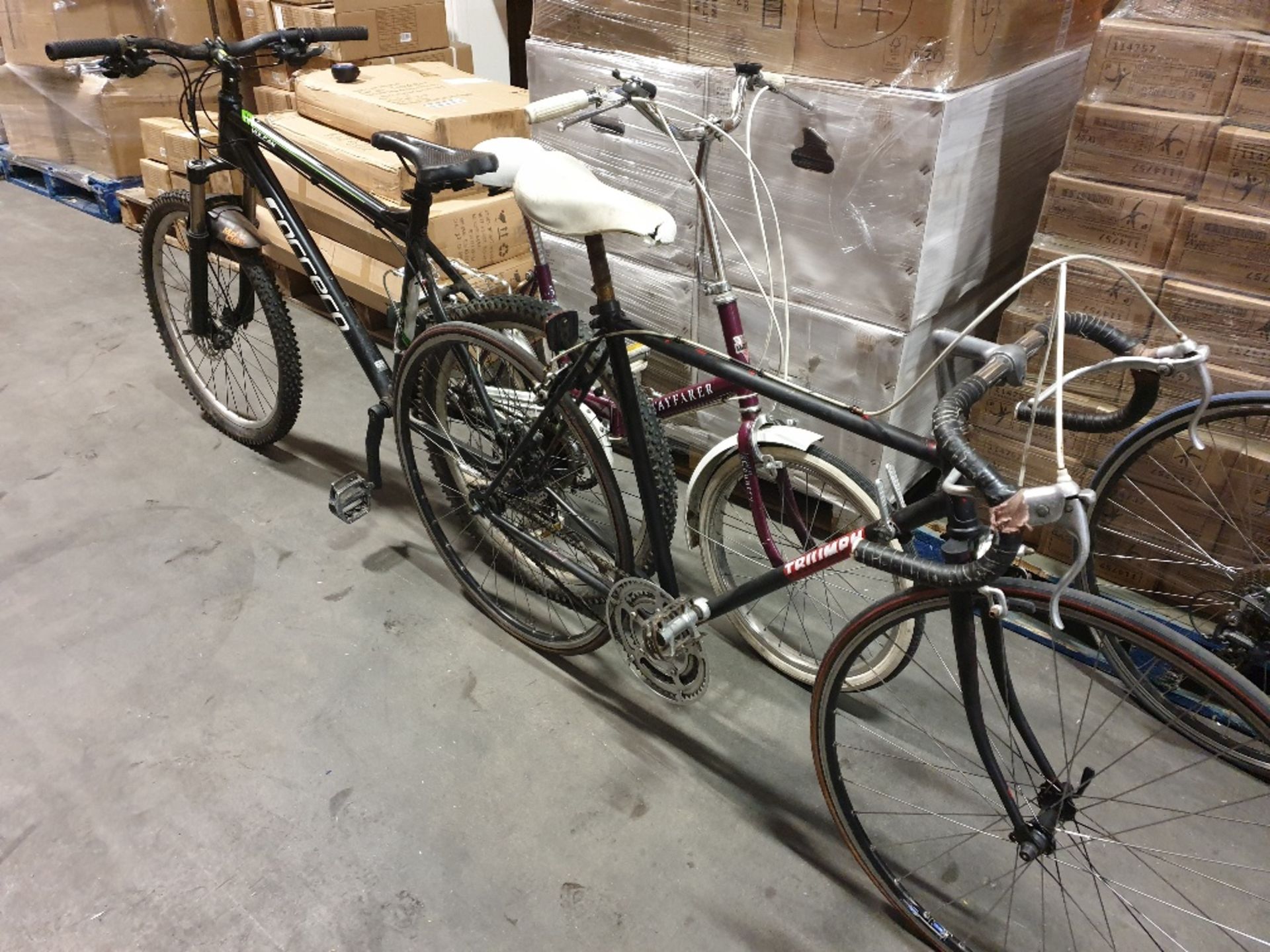 TRADE BIKE LOT TO INCLUDE 10 COMPLETE BIKES IE. MUDDY FOX, TREK 4 SERIES, TRIUMPH RACING BIKE, - Image 2 of 5