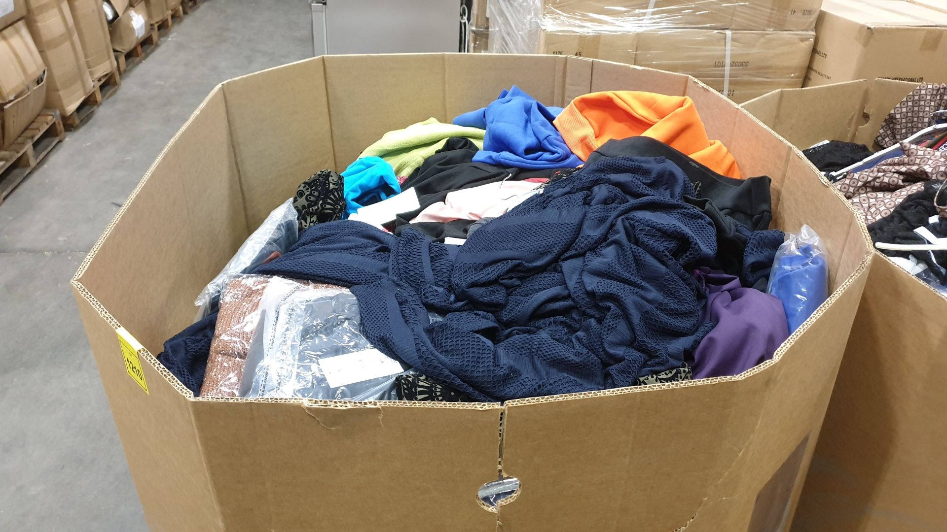 FULL PALLET OF CLOTHING IE DORT AS CLASSIC JUMPERS, ELITE SKIRTS, LOST CITY VIEWS TOPS, GDG ACTUEL
