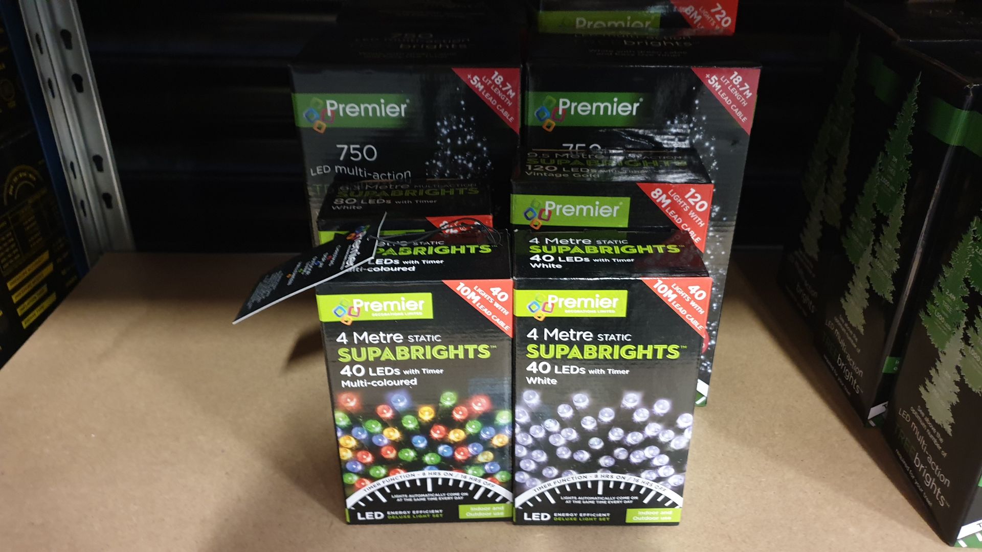 8 PIECE MIXED PREMIER CHRISTMAS LOT CONTAINING 25M WARM WHITE 720 LED BRIGHTS, 18.7M MULTI-ACTION