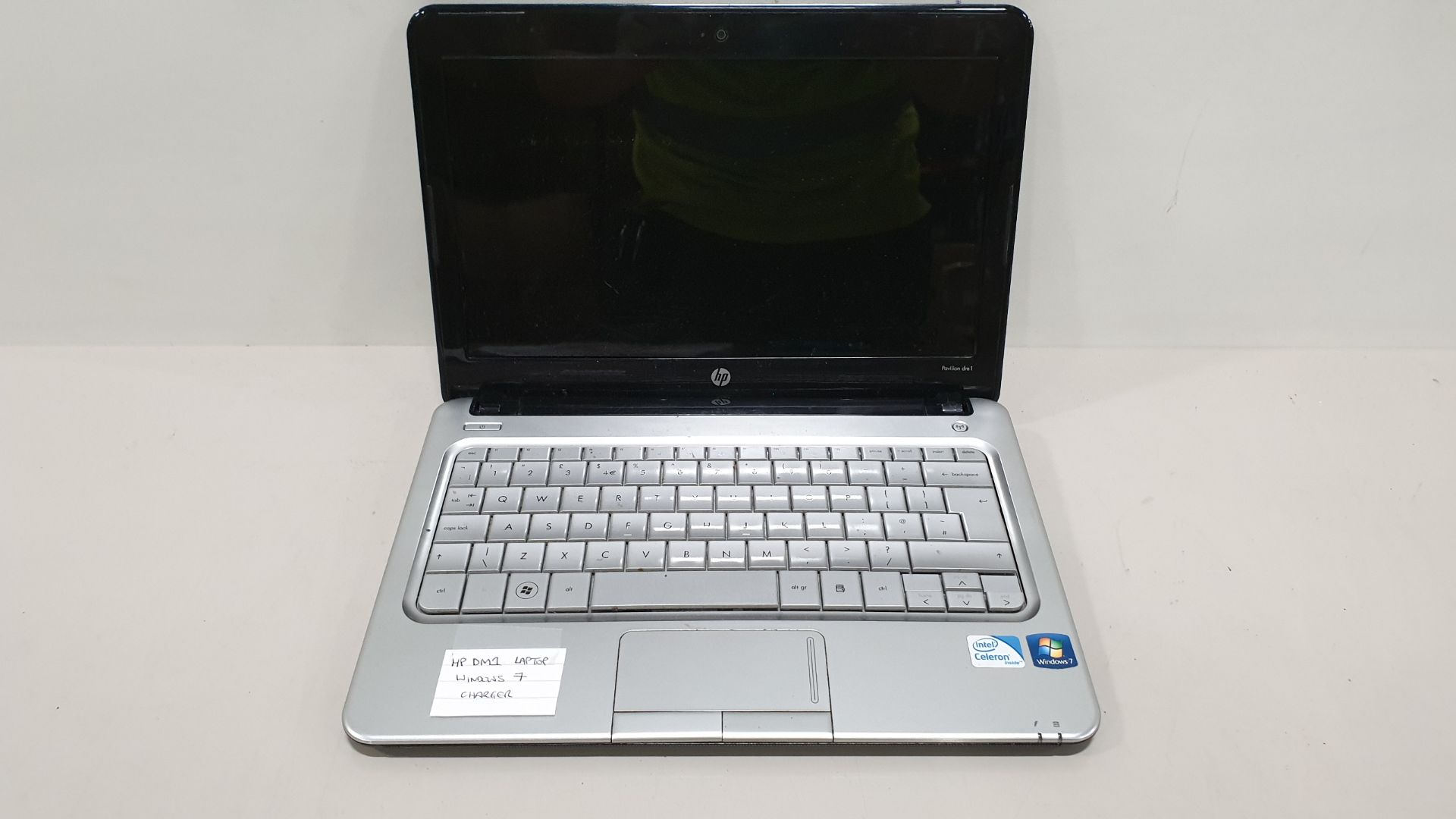 HP DM1 LAPTOP WINDOWS 7 - WITH CHARGER