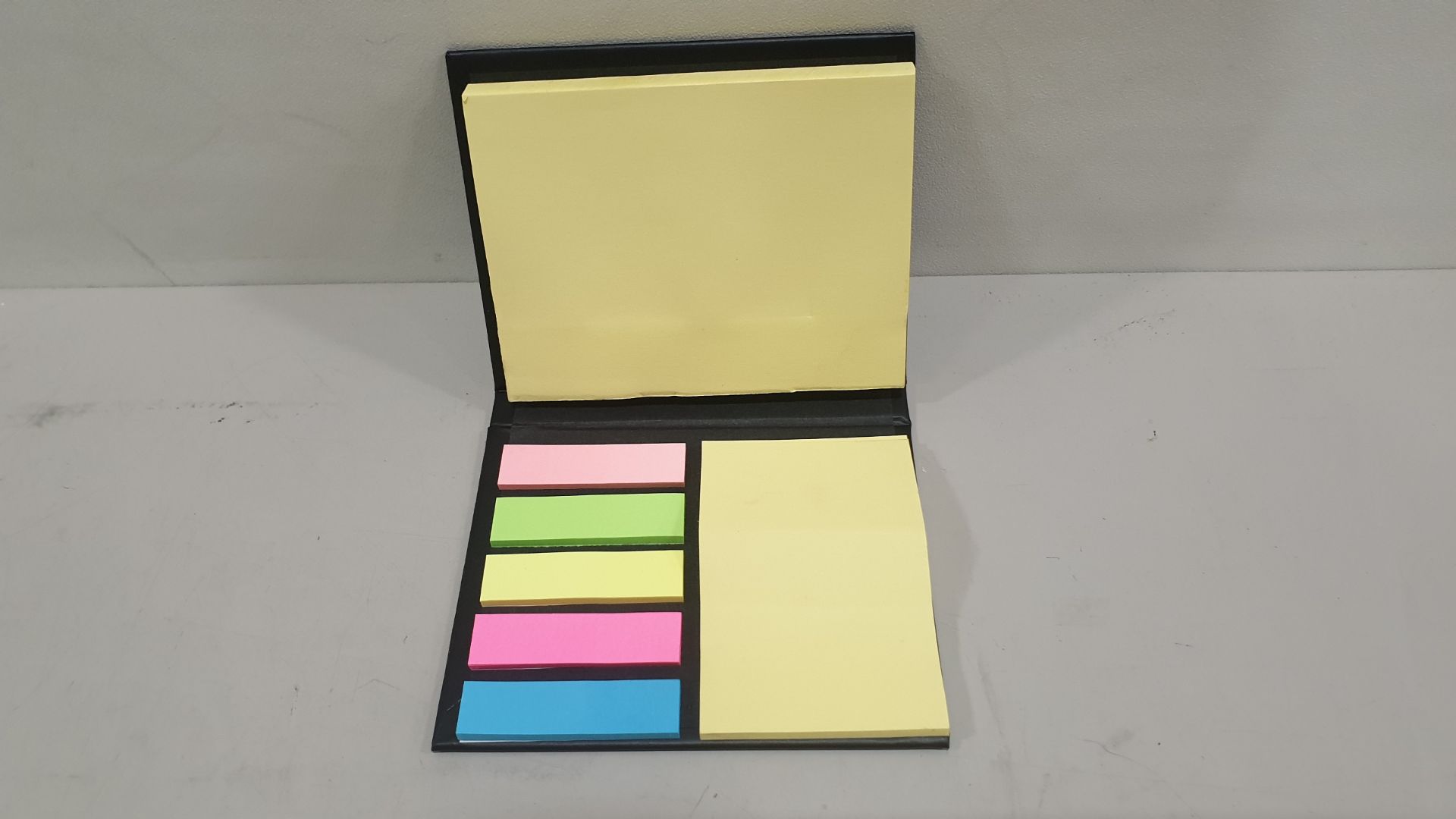 104 X BRAND NEW BLACK DESK BUDDY POST IT NOTES SET (VARIOUS SIZES AND COLOURS) - IN ONE BOX