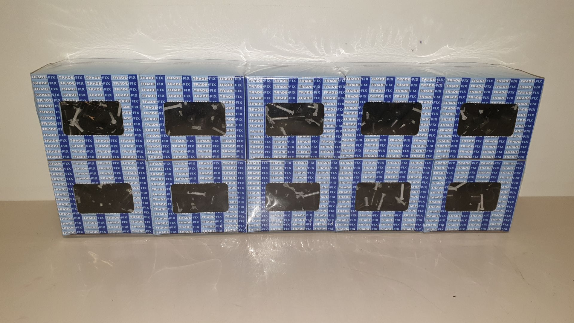 APPROX 30,000 (TRADE FIX) 14MM ROUND BLACK CABLE CLIP'S - CONTAINED IN 5 BOXES