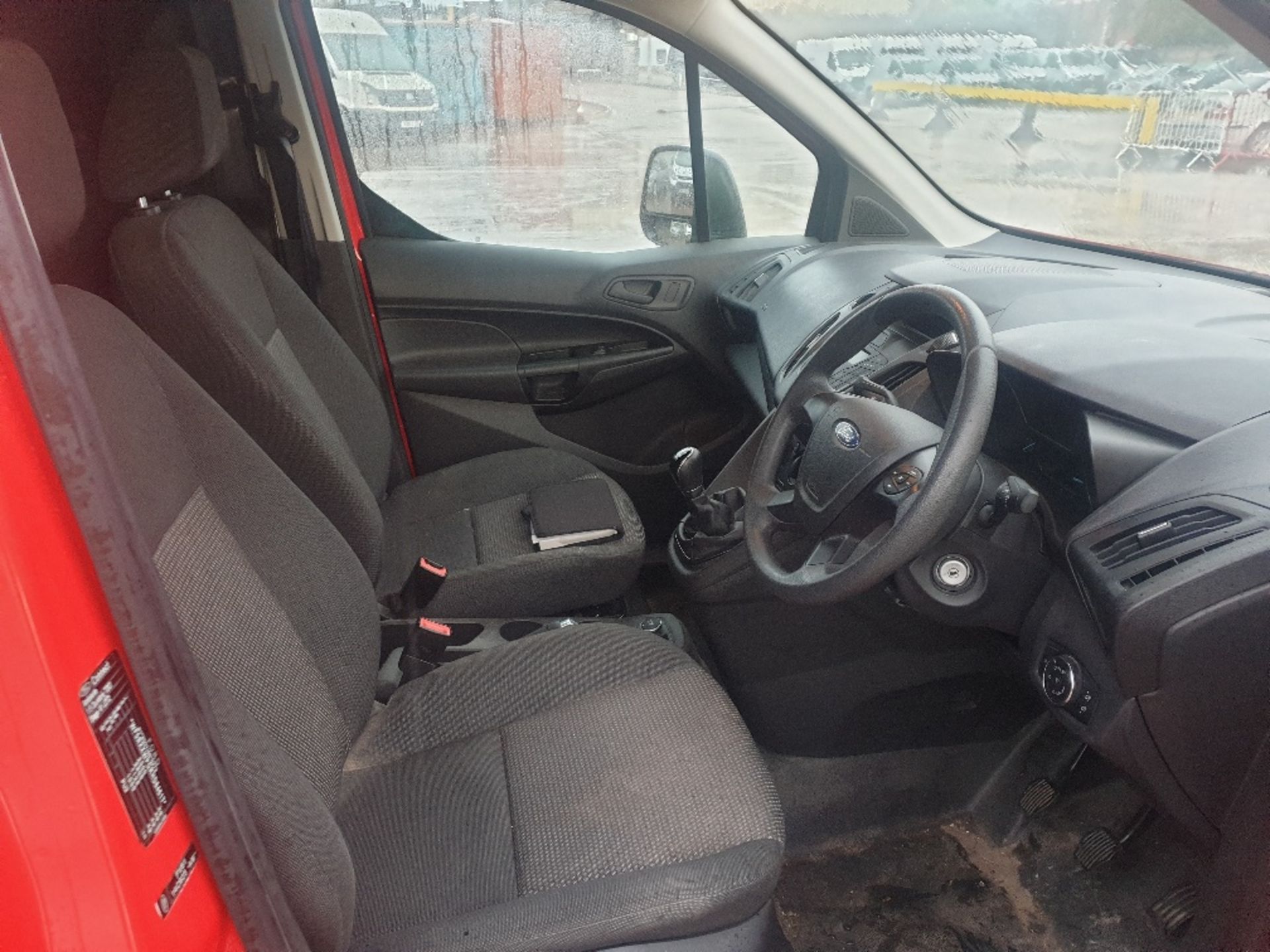 RED FORD TRANSIT CONNECT 200. ( DIESEL ) Reg : MM67 KVE, Mileage : 30,030 Details: WITH 2 KEYS - Image 6 of 7