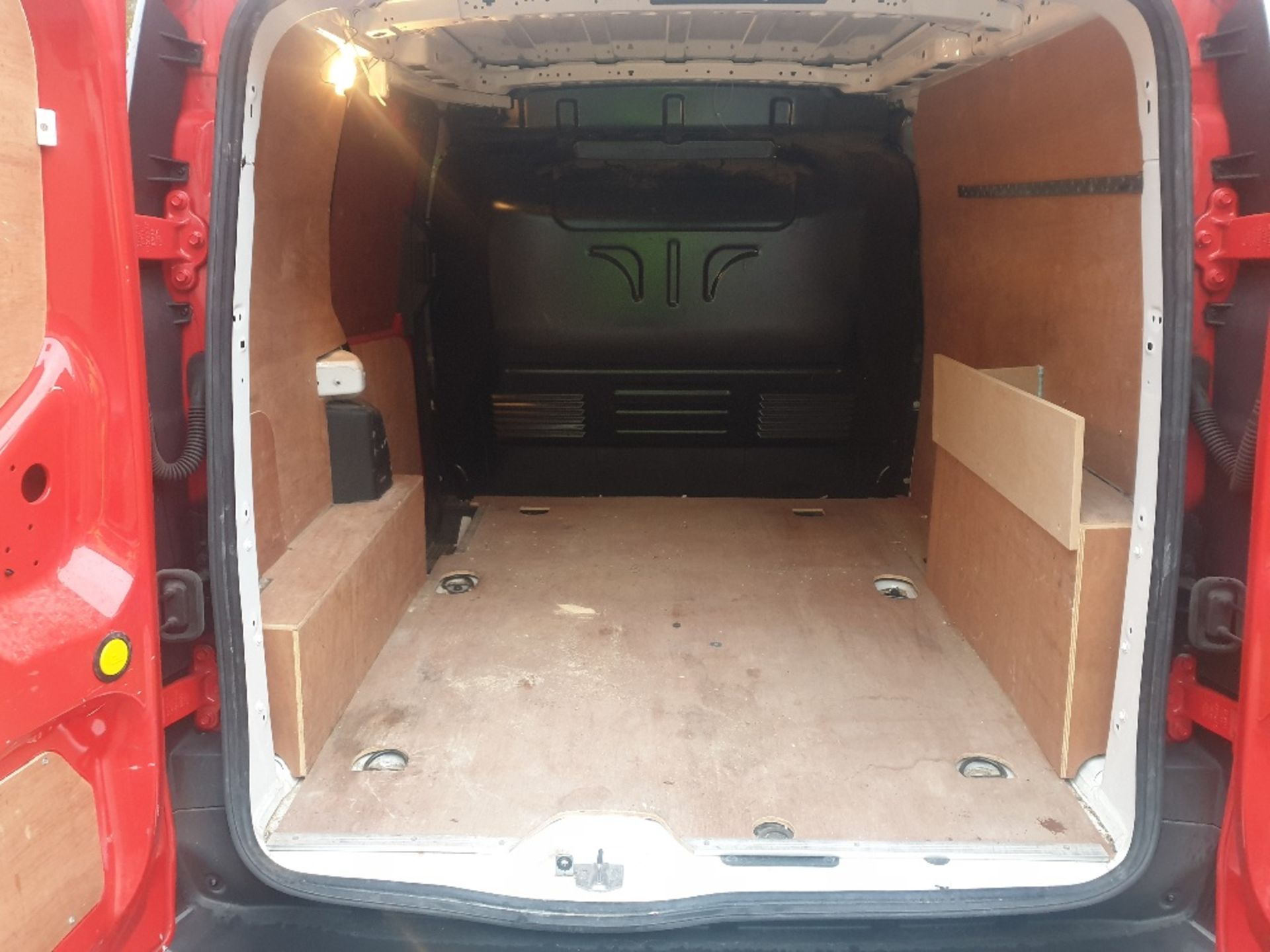 RED FORD TRANSIT CONNECT 200. ( DIESEL ) Reg : MM67 KVE, Mileage : 30,030 Details: WITH 2 KEYS - Image 7 of 7