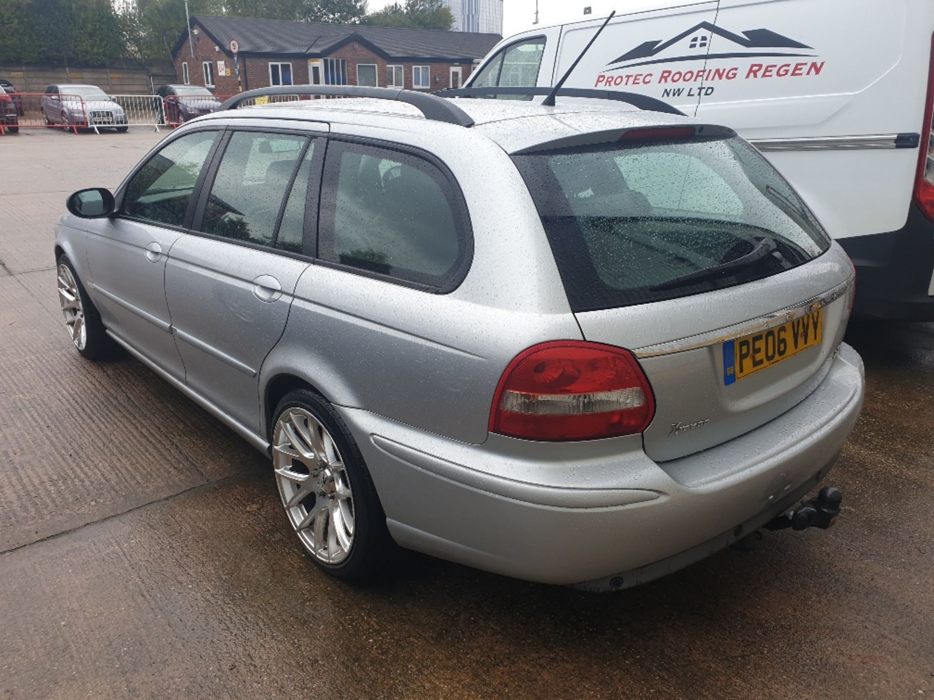 SILVER JAGUAR X - TYPE SPORT D. ( DIESEL ) Reg : PEO6 VVY Mileage : 138,904 Details: FIRST - Image 3 of 8