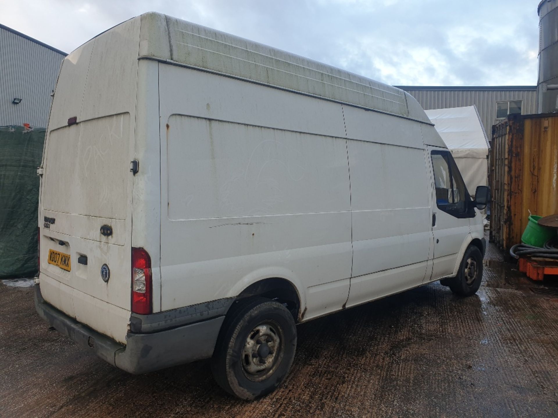 WHITE FORD TRANSIT 115 T350L RWD. ( DIESEL ) Reg : WD07 KMX Mileage : 179,700 Details: NO KEYS NO - Image 3 of 6