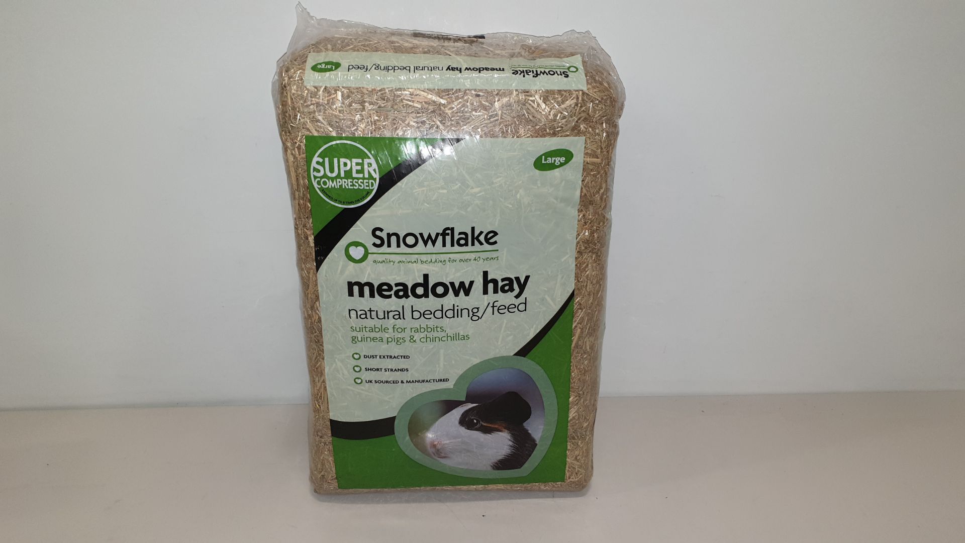 48 X 3KG (SNOWFLAKE) MEADOW HAY NATURAL BEDDING/FEED - CONTAINED ON A FULL PALLET