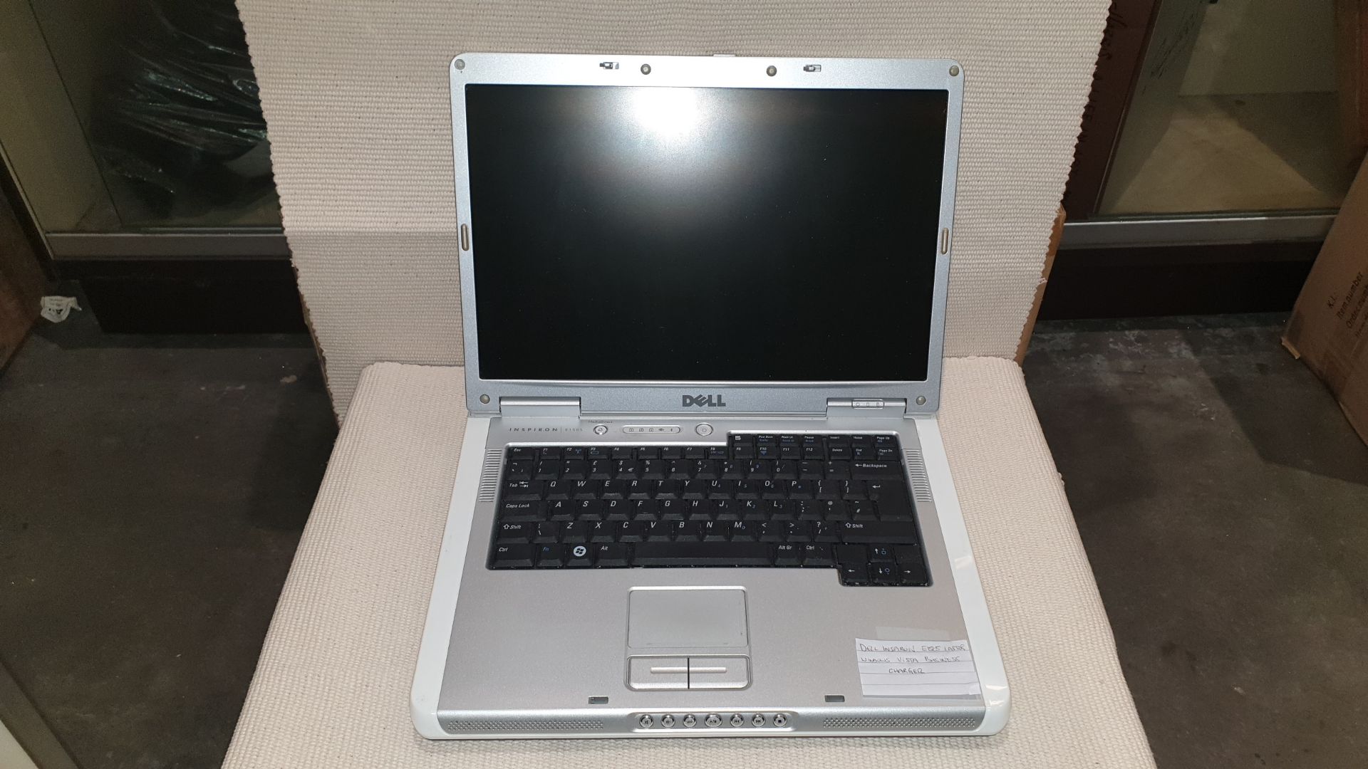 DELL INSPIRON E1505 LAPTOP WITH WINDOWS VISTA BUSINESS & CHARGER