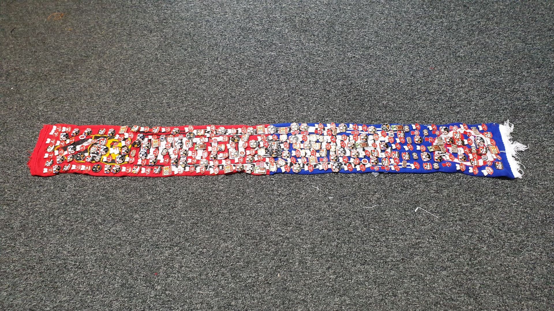 MANCHESTER UNITED SCARF CONTAINING APPROX 230 X PIN BADGES IE WORTHINGTON CUP FINAL 2003, EUROPEAN