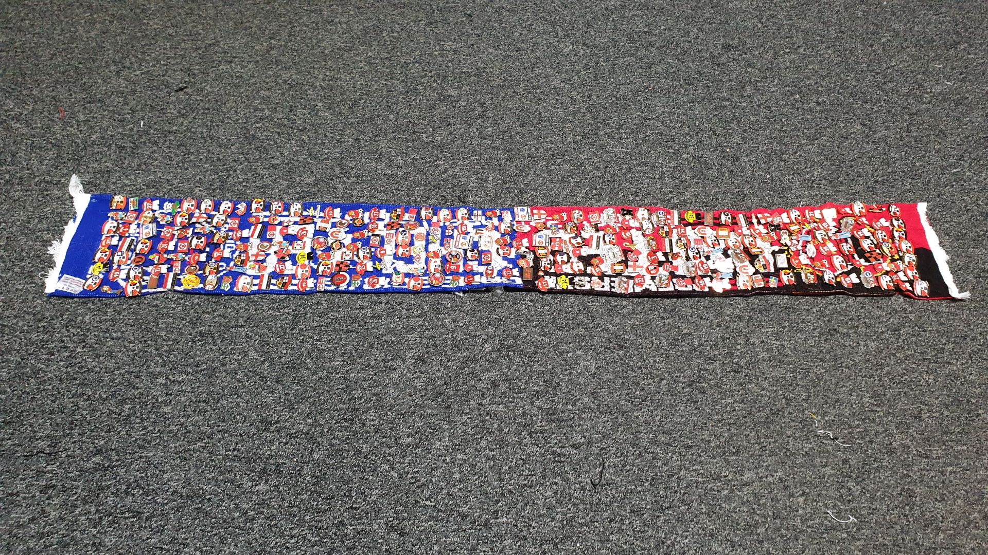 MANCHESTER UNITED SCARF CONTAINING APPROX 270 X PIN BADGES IE MUFC, UNITED KING KONG, BATTLE FOR