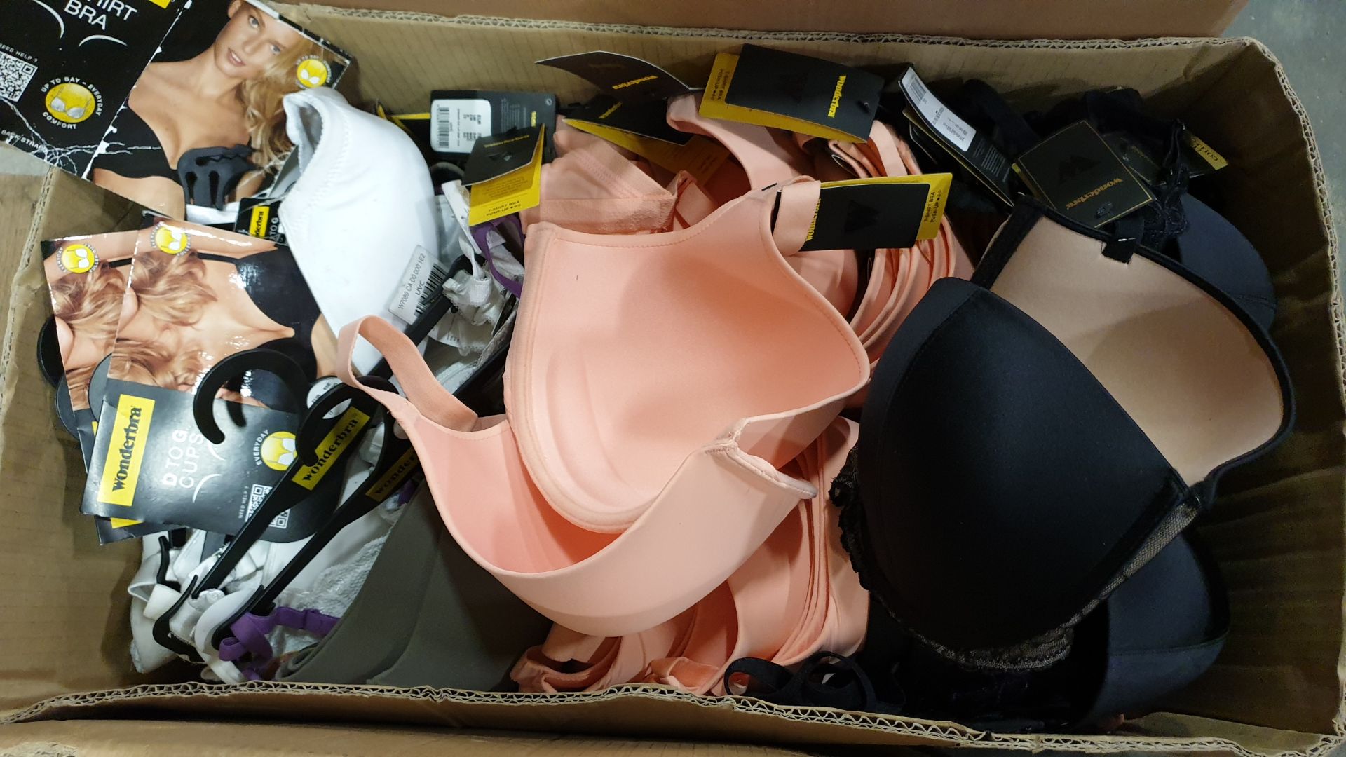 50 X BRAND NEW WONDERBRAS - IN VARIOUS COLOURS AND SIZES - IN 1 BOX