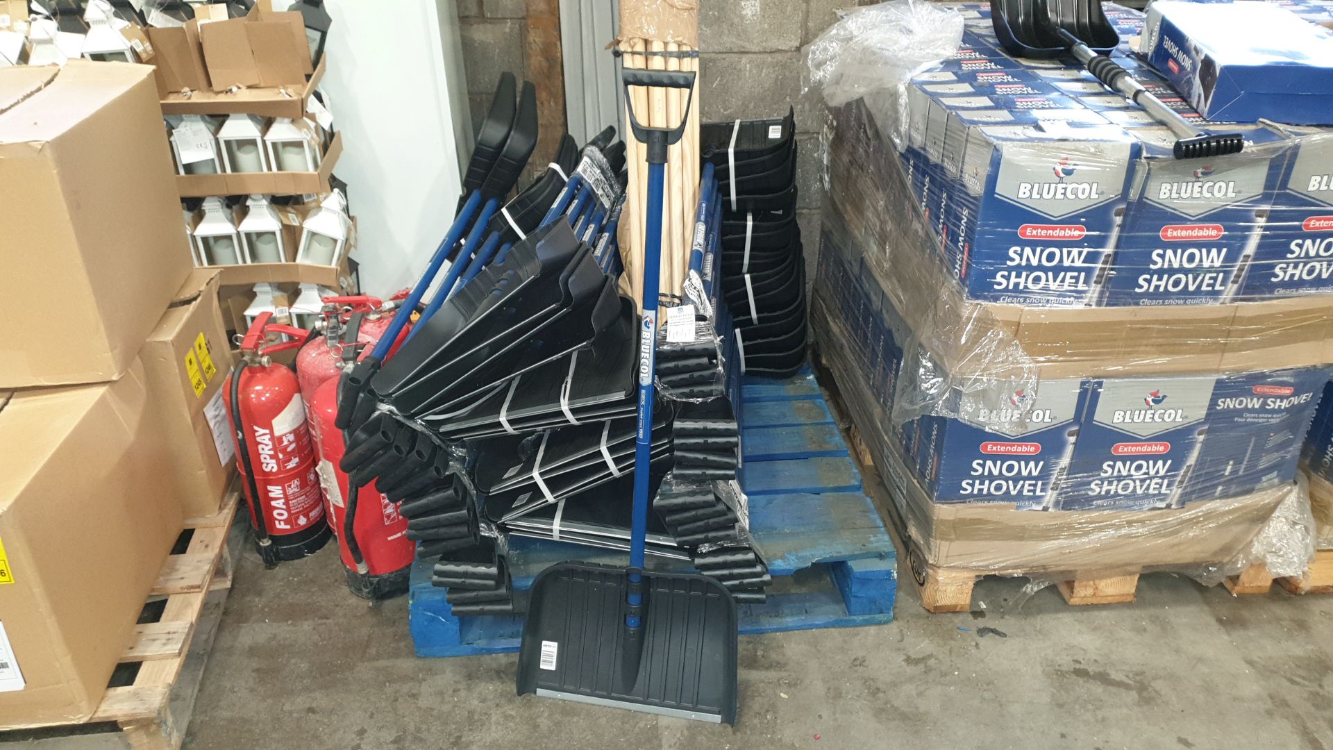 47 BRAND NEW BLUECOL EXTENDABLE SNOW SHOVELS