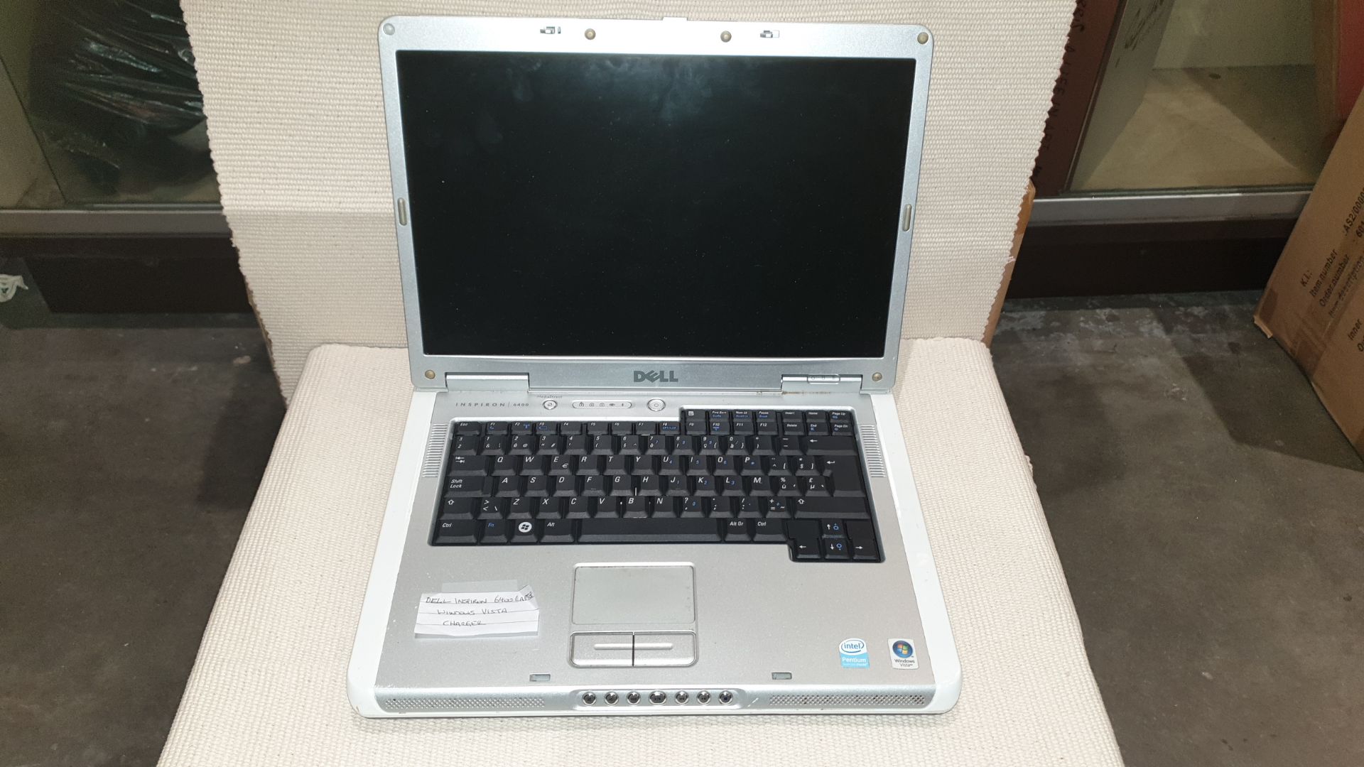 DELL INSPIRON 6400 LAPTOP WITH WINDOWS VISTA & CHARGER