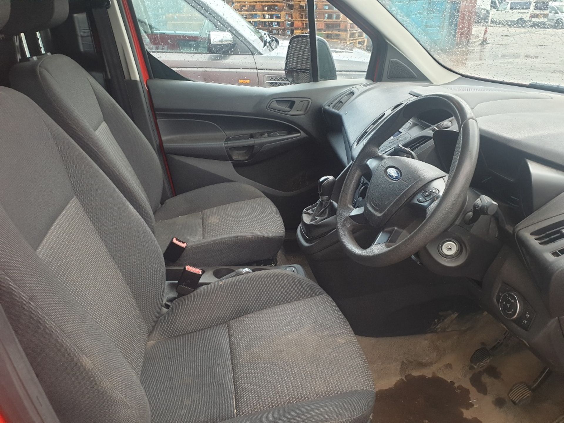 RED FORD TRANSIT CONNECT 200. ( DIESEL ) Reg : MA16 FMU, Mileage : 60,666 Details: WITH 2 KEYS, - Image 6 of 7