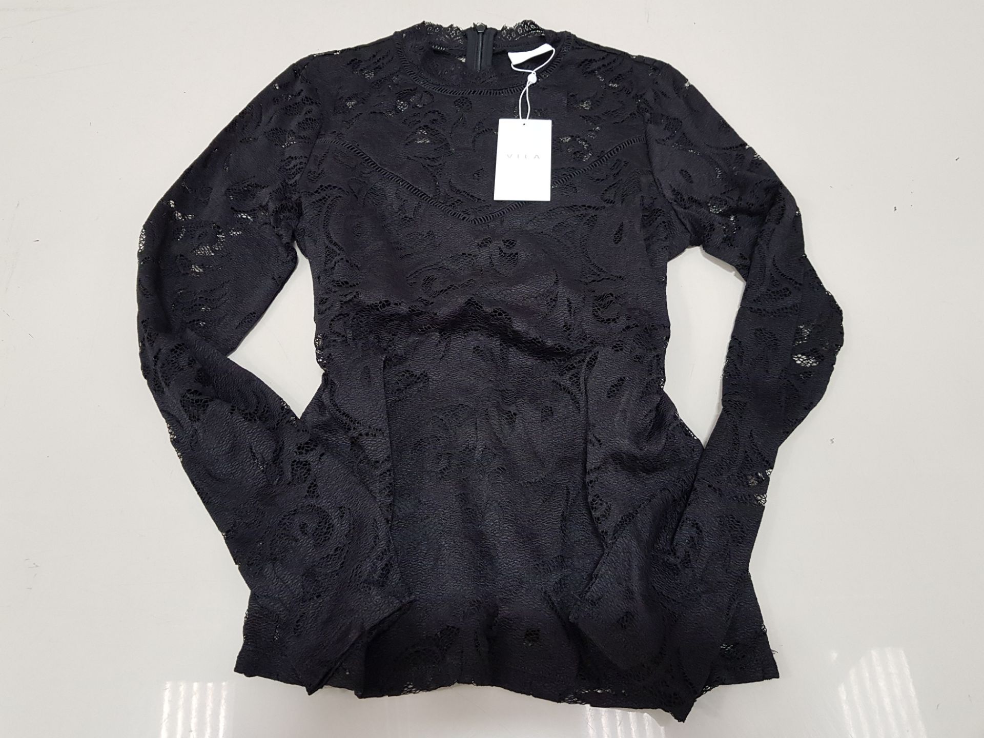 APPROX 120 X BLACK VILLA CLOTHING LACED STYLE TOP WITH ZIP BACK IN VARIOUS DIFFERENT SIZES RRP £25.