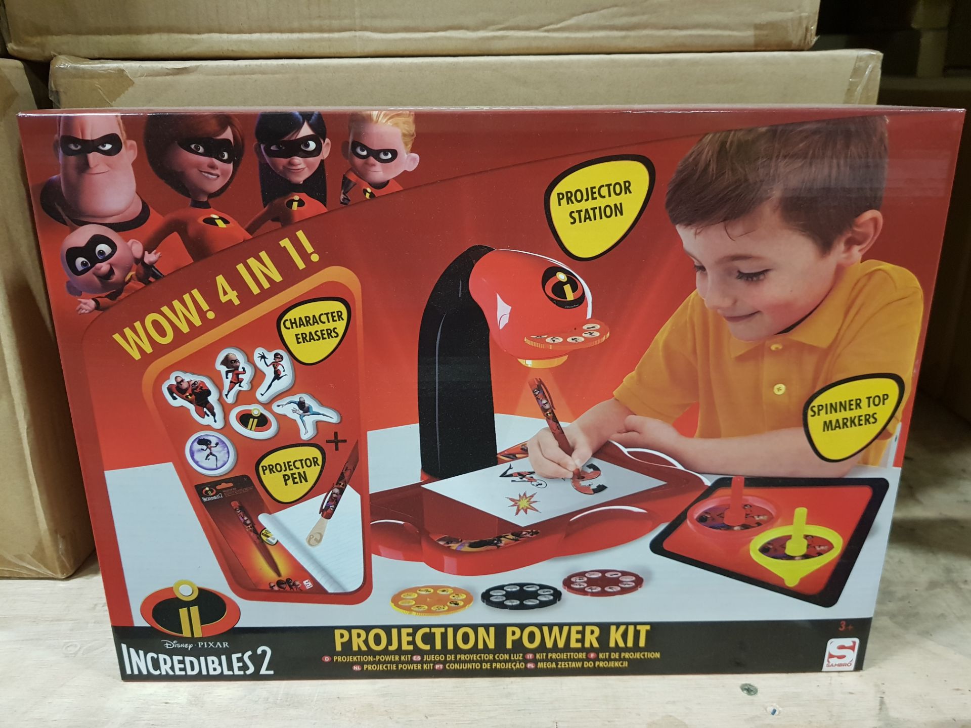 36 X THE INCREDIBLES PROJECTION POWER INCLUDES PROJECTOR PEN, CHARACTER ERASORS AND SPINNER TOP