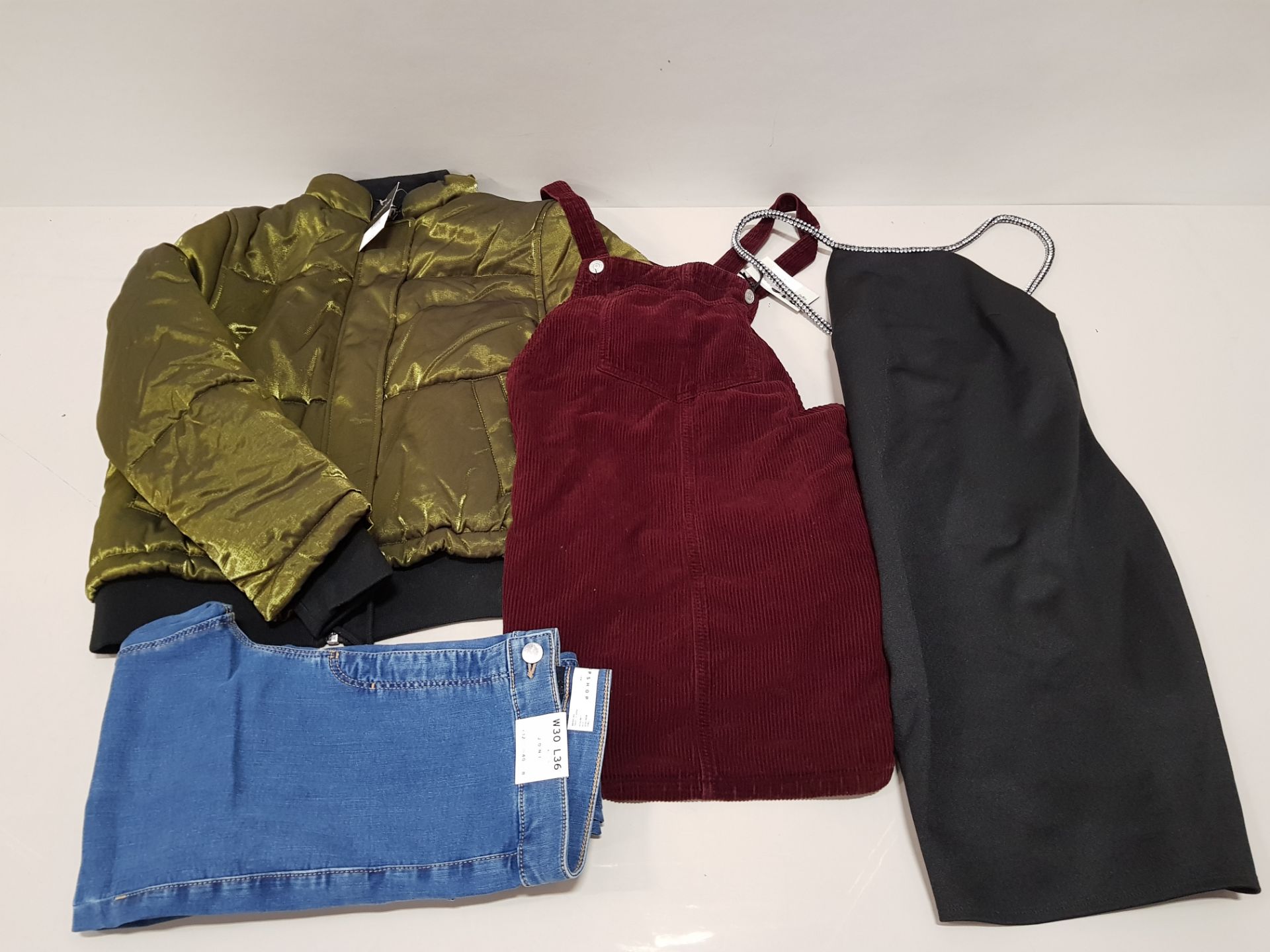 FULL PALLET OF TOPSHOP JEANS, JACKETS, F&F JEANS AND OTHER BRANDS OF CLOTHING