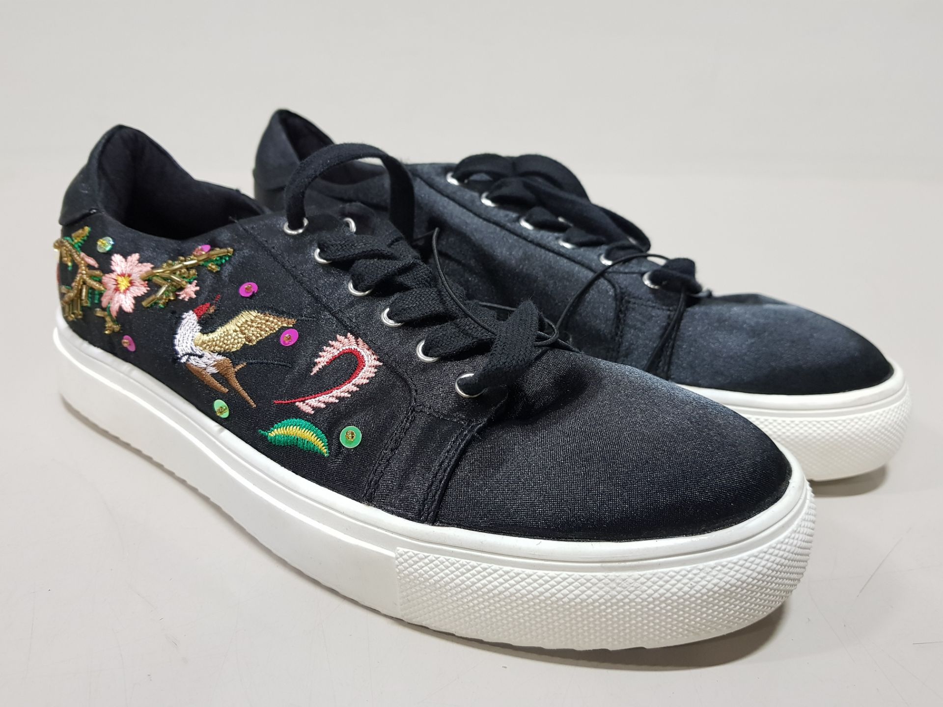 15 X PEACOCKS EMBROIDERED PRINT SHOES
