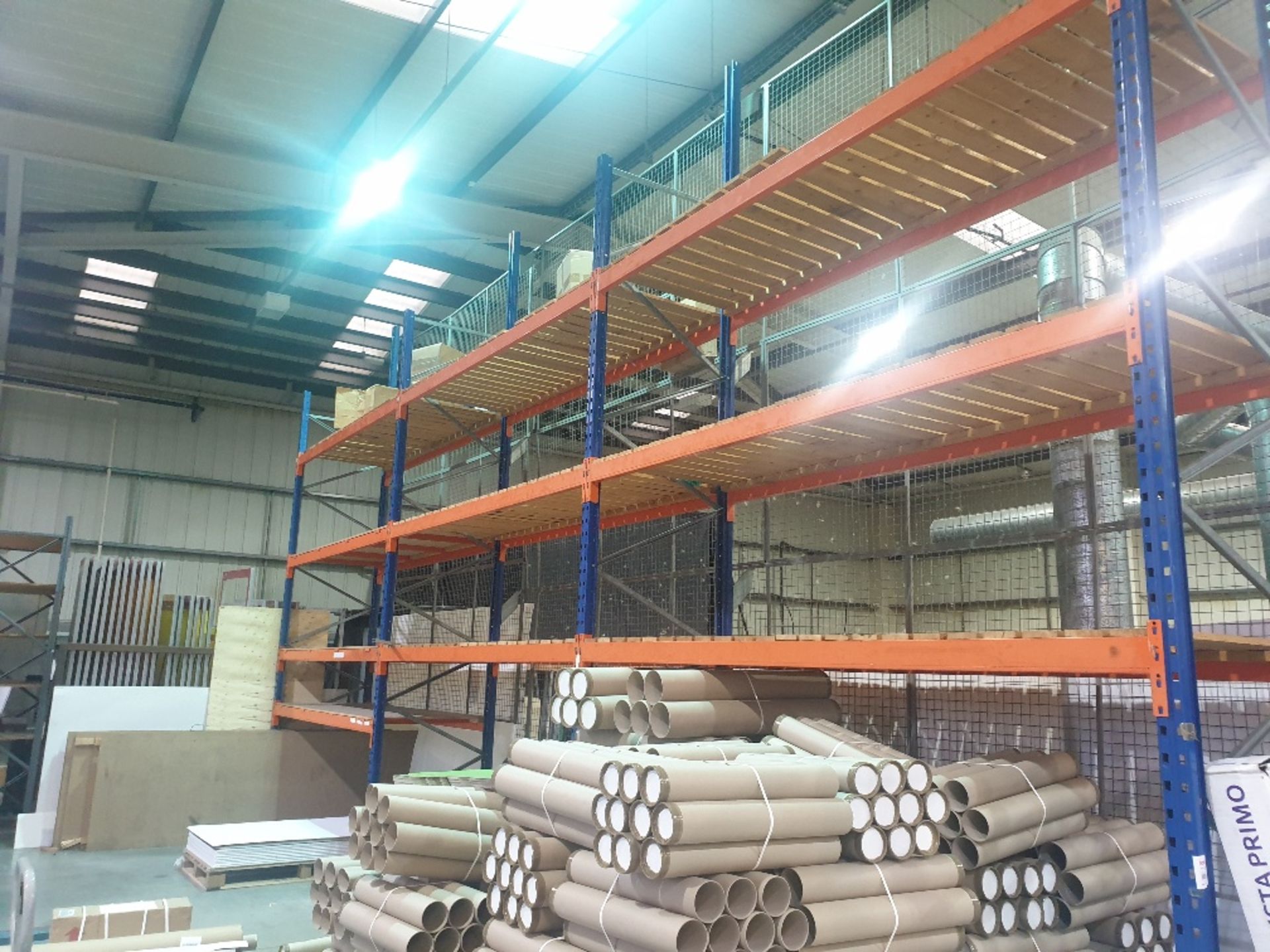 8 BAYS OF PALLET RACKING COMPRISING OF 11 UPRIGHTS APPROXIMATLEY 20FT TALL AND 63 X BEAMS - Image 3 of 3