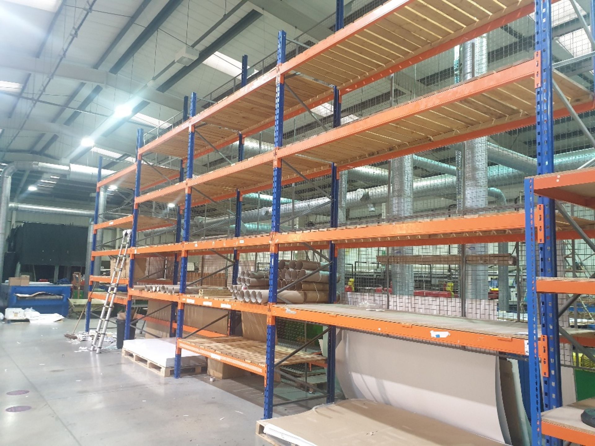 8 BAYS OF PALLET RACKING COMPRISING OF 11 UPRIGHTS APPROXIMATLEY 20FT TALL AND 63 X BEAMS