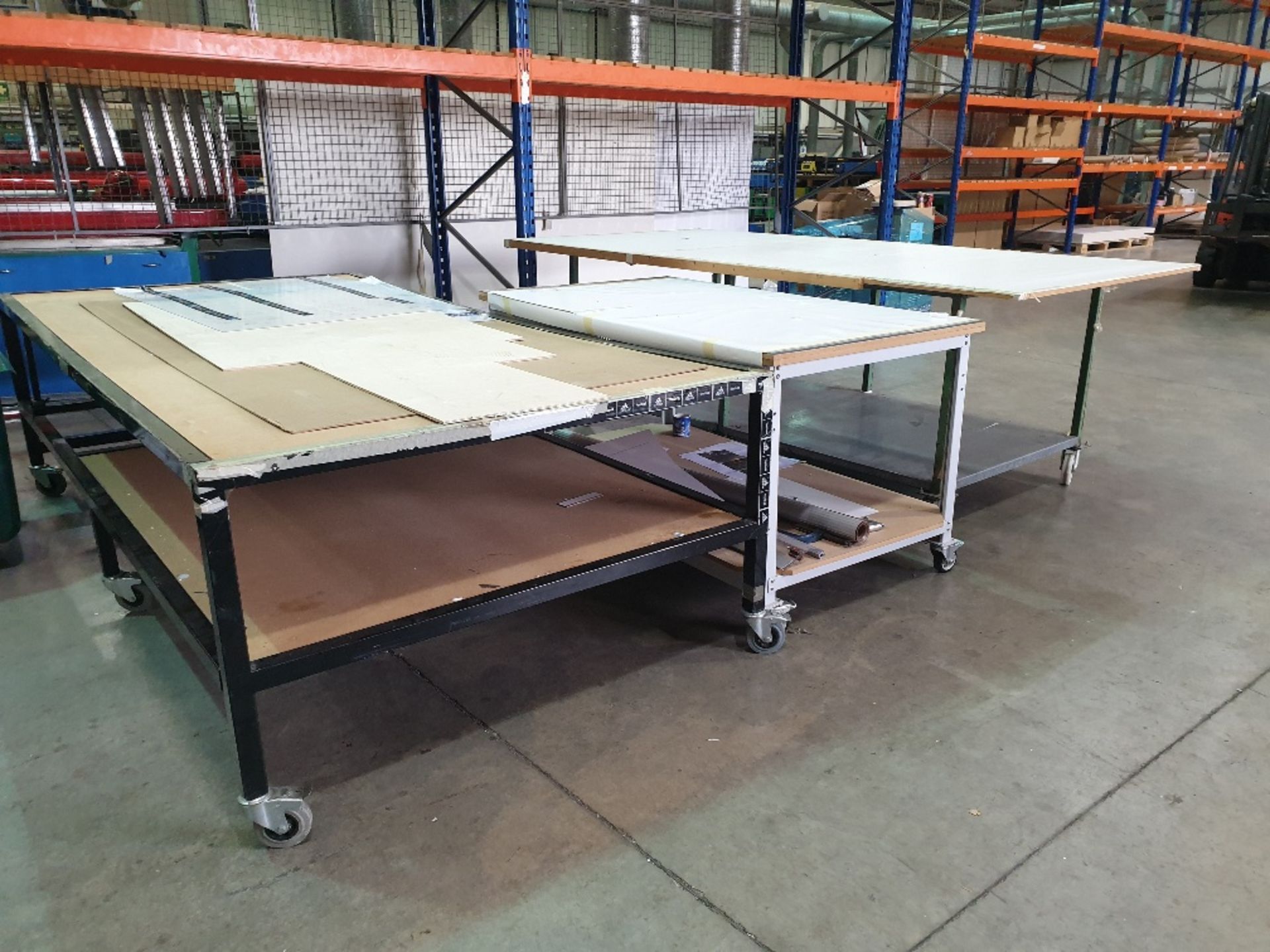 3 X MOBILE WORK/SET OUT BENCHES IN VARIOUS SIZES