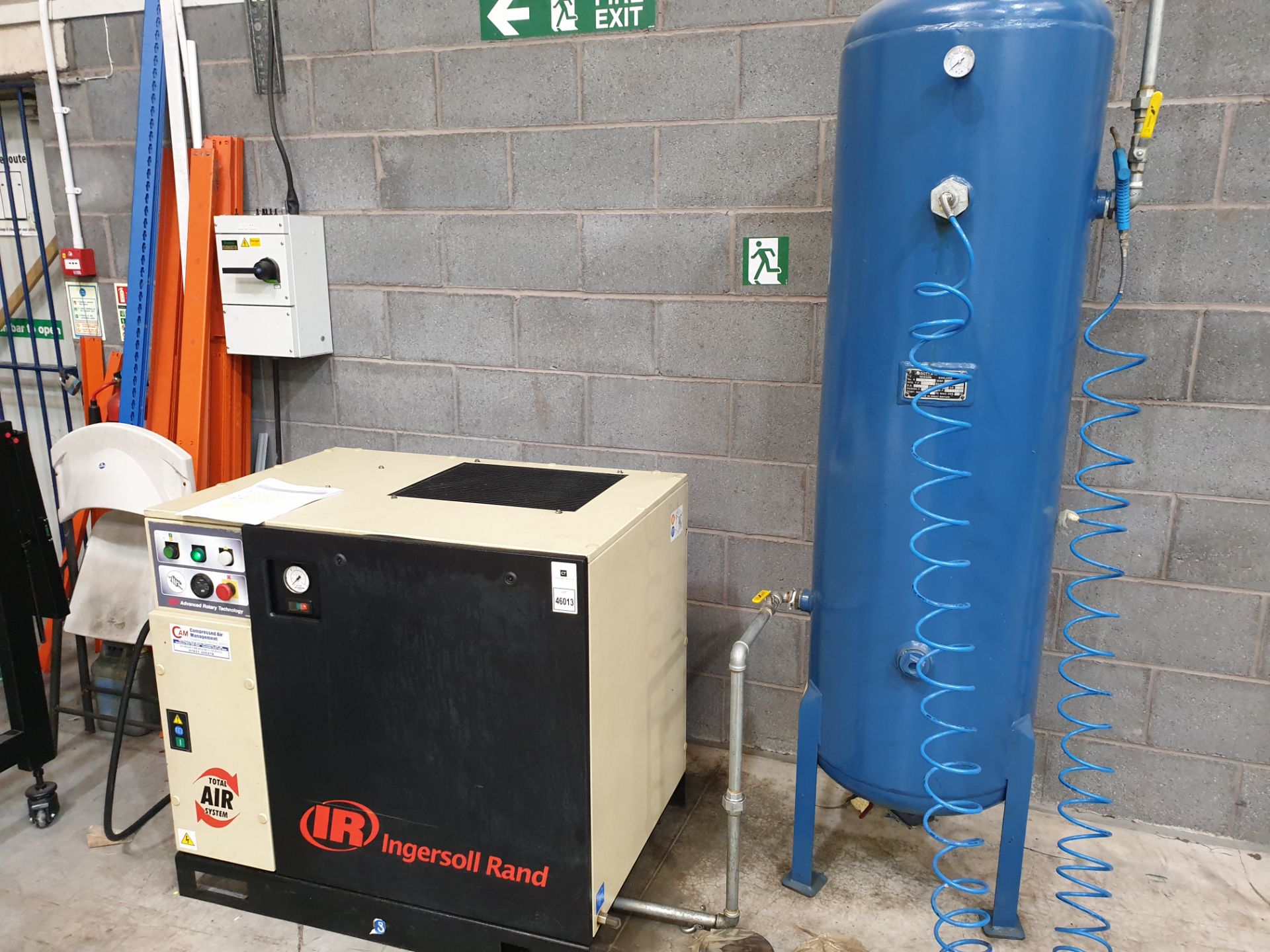 INGERSOL RAND TOTAL AIR SYSTEM HP5 COMPRESSOR SERIAL NO. Z103722, YR 2009 ABBOTT SLAVE TANK