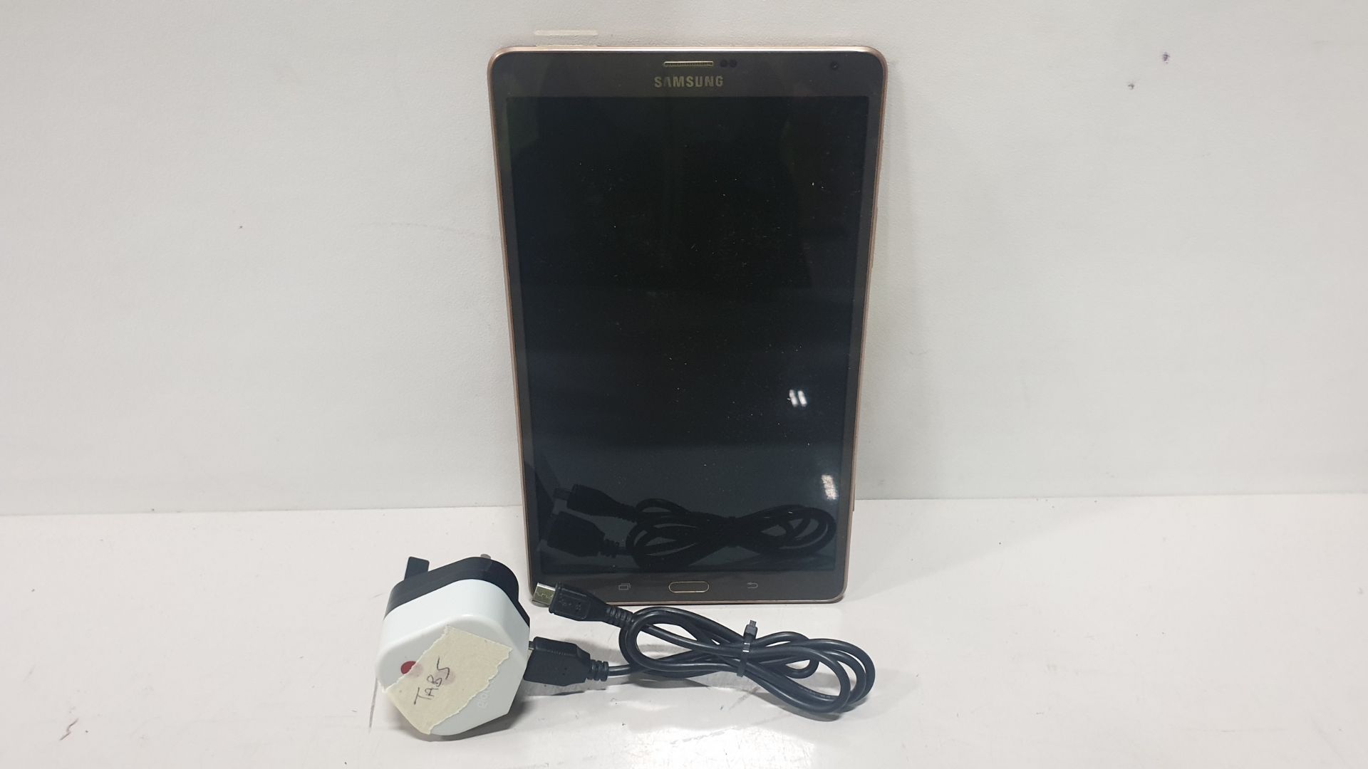 SAMSUNG TAB 5 TABLET WIFI+CELLULAR INCLUDES CHARGER