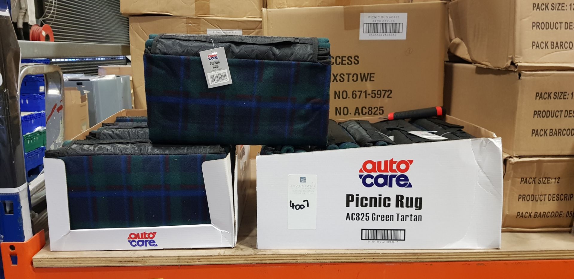 60 X (AUTO-CARE) GREEN TARTAN PICNIC RUG'S