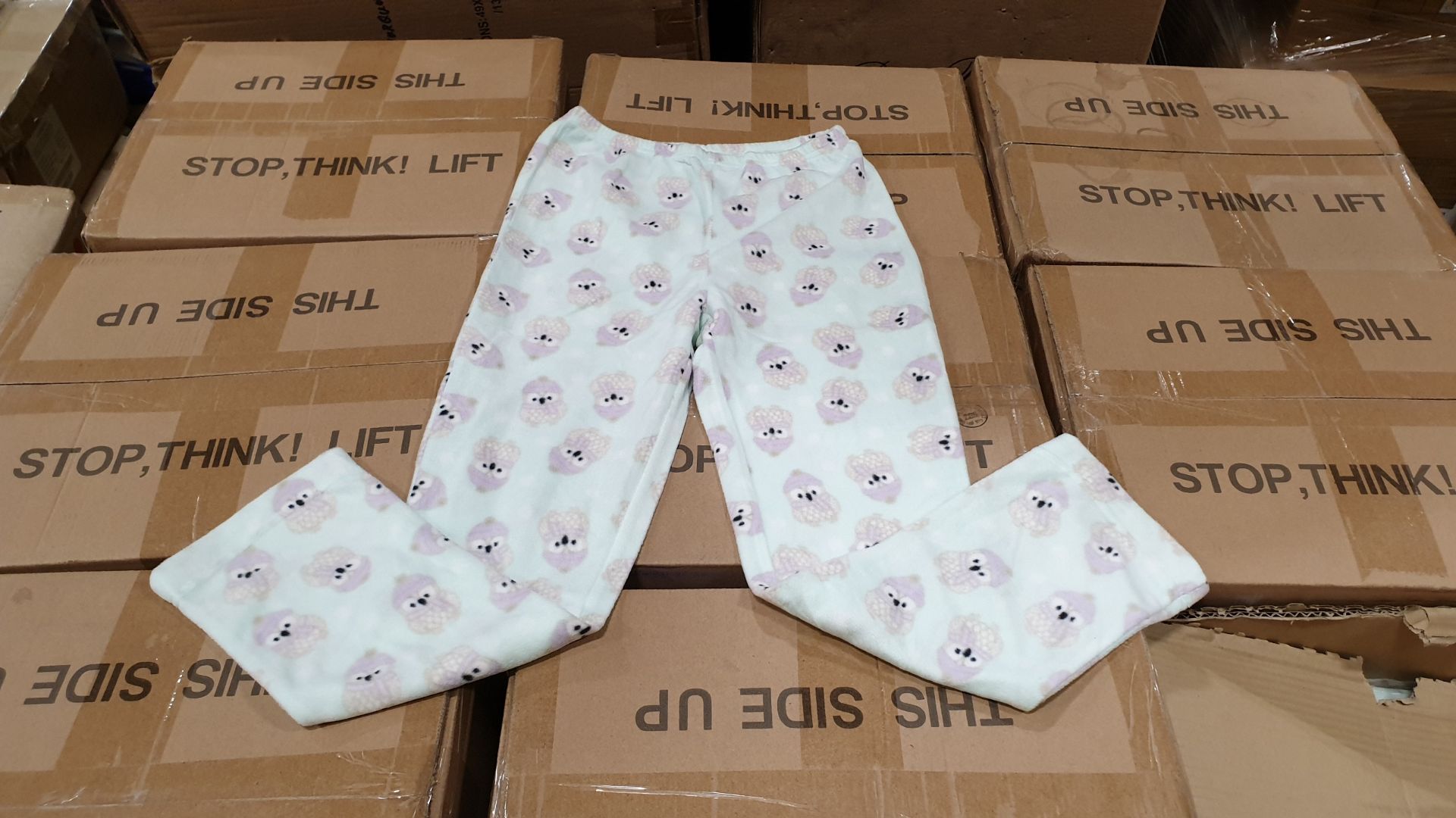 52 X CHILDREN'S OWL FLEECY PYJAMA BOTTOMS AGE 7-8 YEARS IN 2 CARTONS