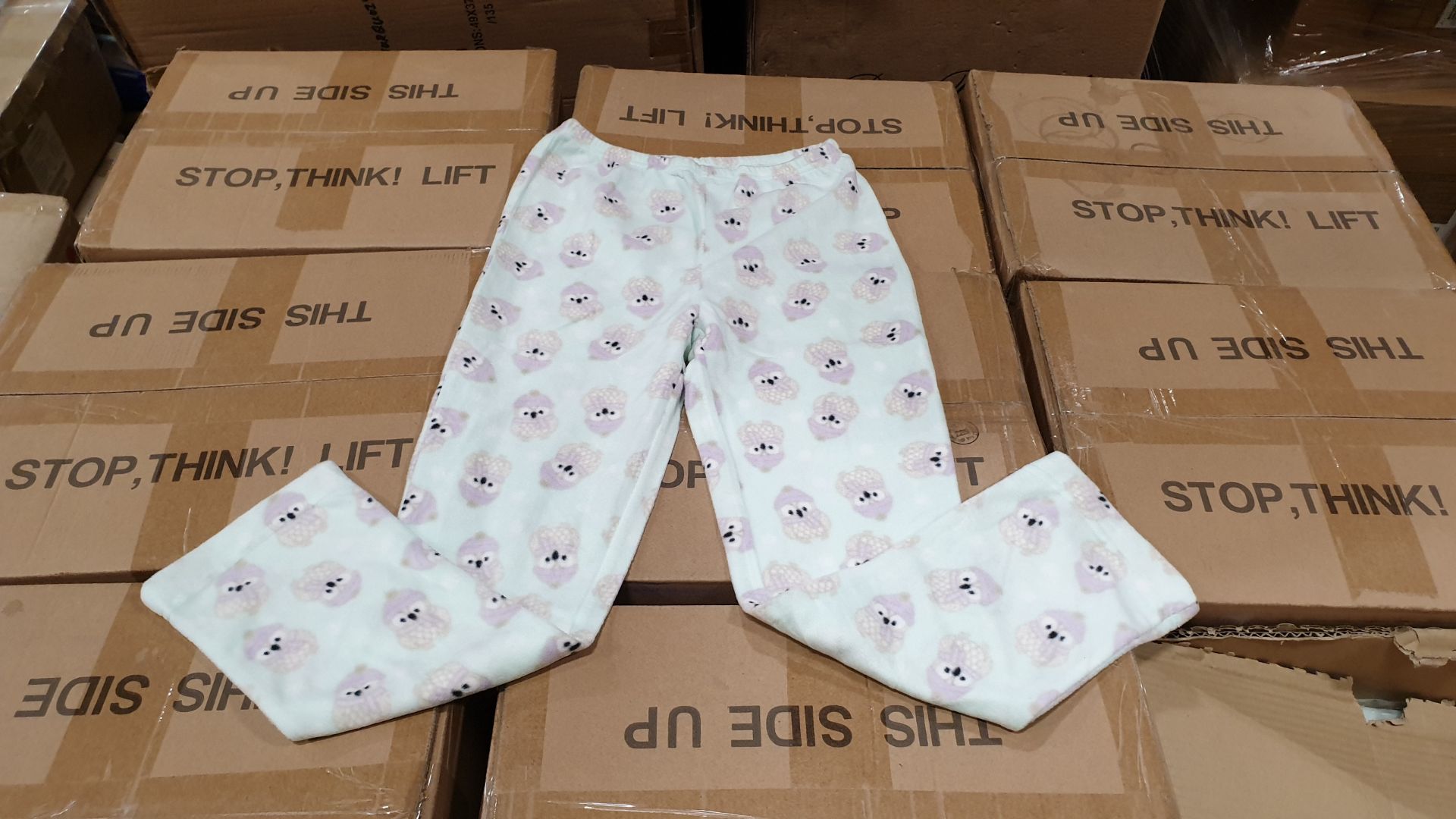 52 X CHILDREN'S OWL FLEECY PYJAMA BOTTOMS AGE 7-8 YEARS IN 2 CARTONS