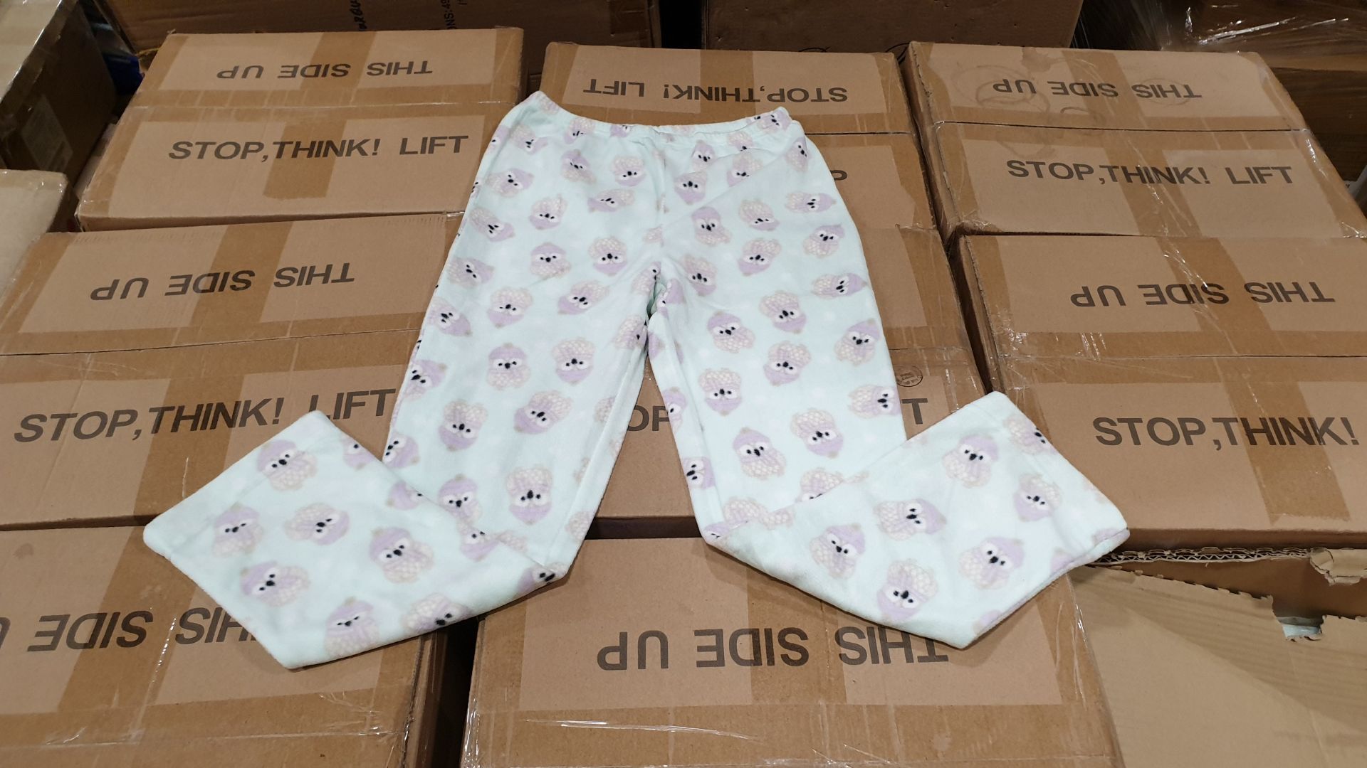 52 X CHILDREN'S OWL FLEECY PYJAMA BOTTOMS AGE 7-8 YEARS IN 2 CARTONS