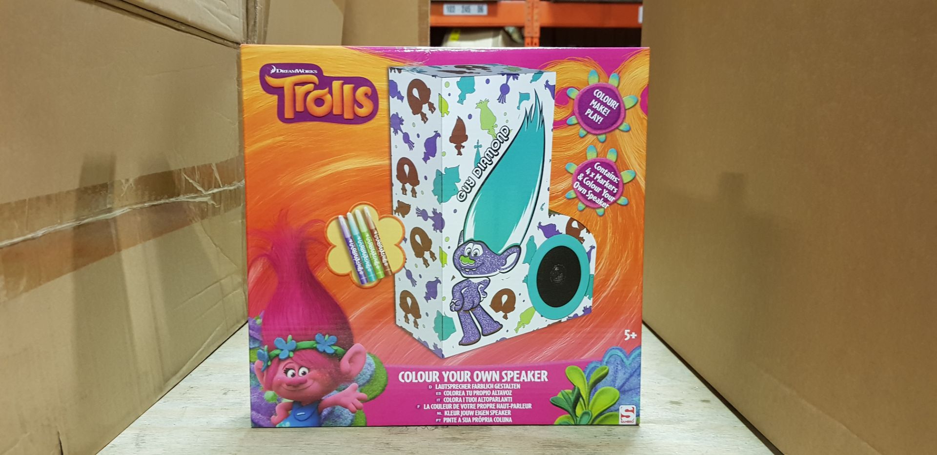 72 X BRAND NEW DREAMWORKS TROLLS COLOUR YOUR OWN SPEAKERS CONTAINS DIFFERENT COLOURED MARKERS ETC IN