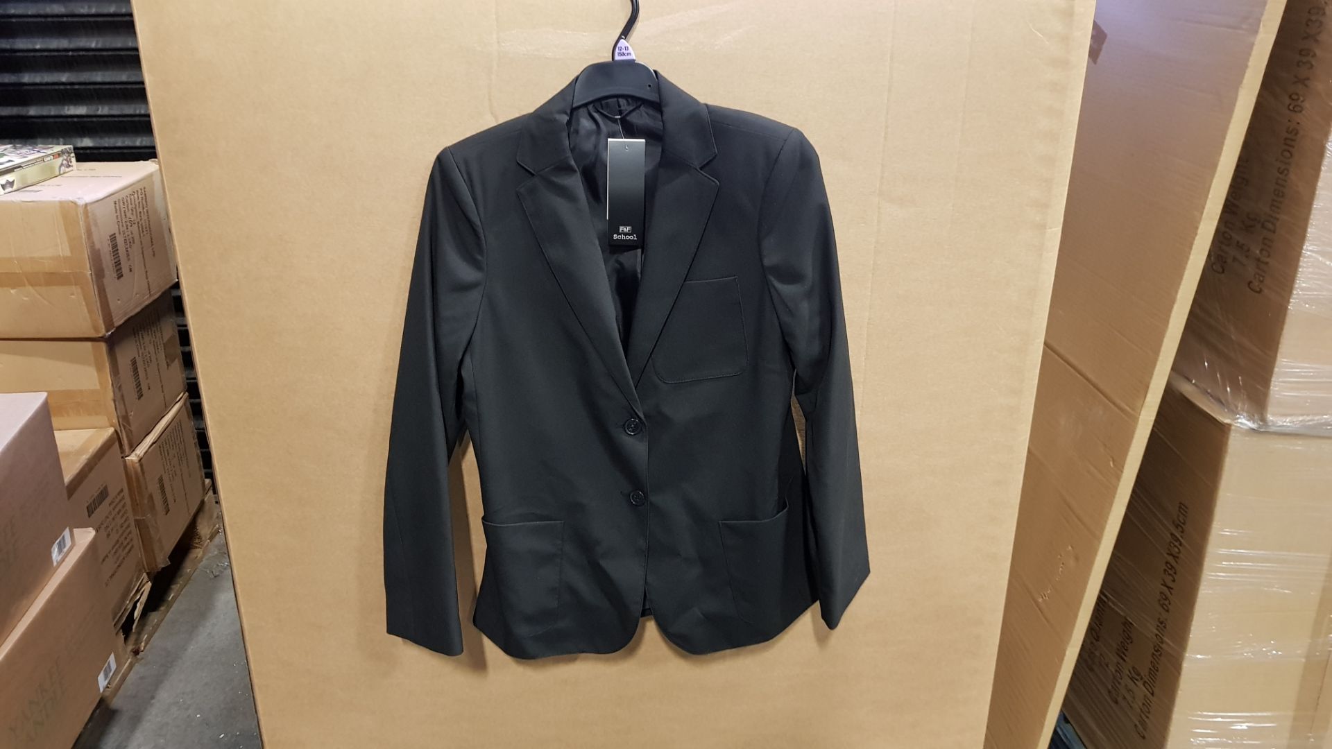 £500 MIN RETAIL PRICED BRAND NEW CHILDRENS BLACK BLAZERS IN VARIOUS AGES - NOTE SIMPLE MAGNETIC