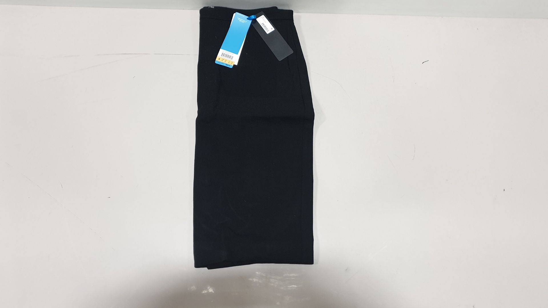 20 X SPANX SLIMMING SKIRTS SIZE 4 - $88 EACH