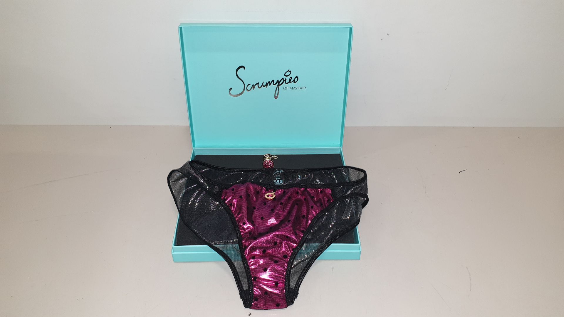 50 X SCRUMPIES OF MAYFAIR PINK LADY TANGA BRIEFS - SIZES 10-14 (2-4) - QTY BREAKDOWN AS 2(15), 3(