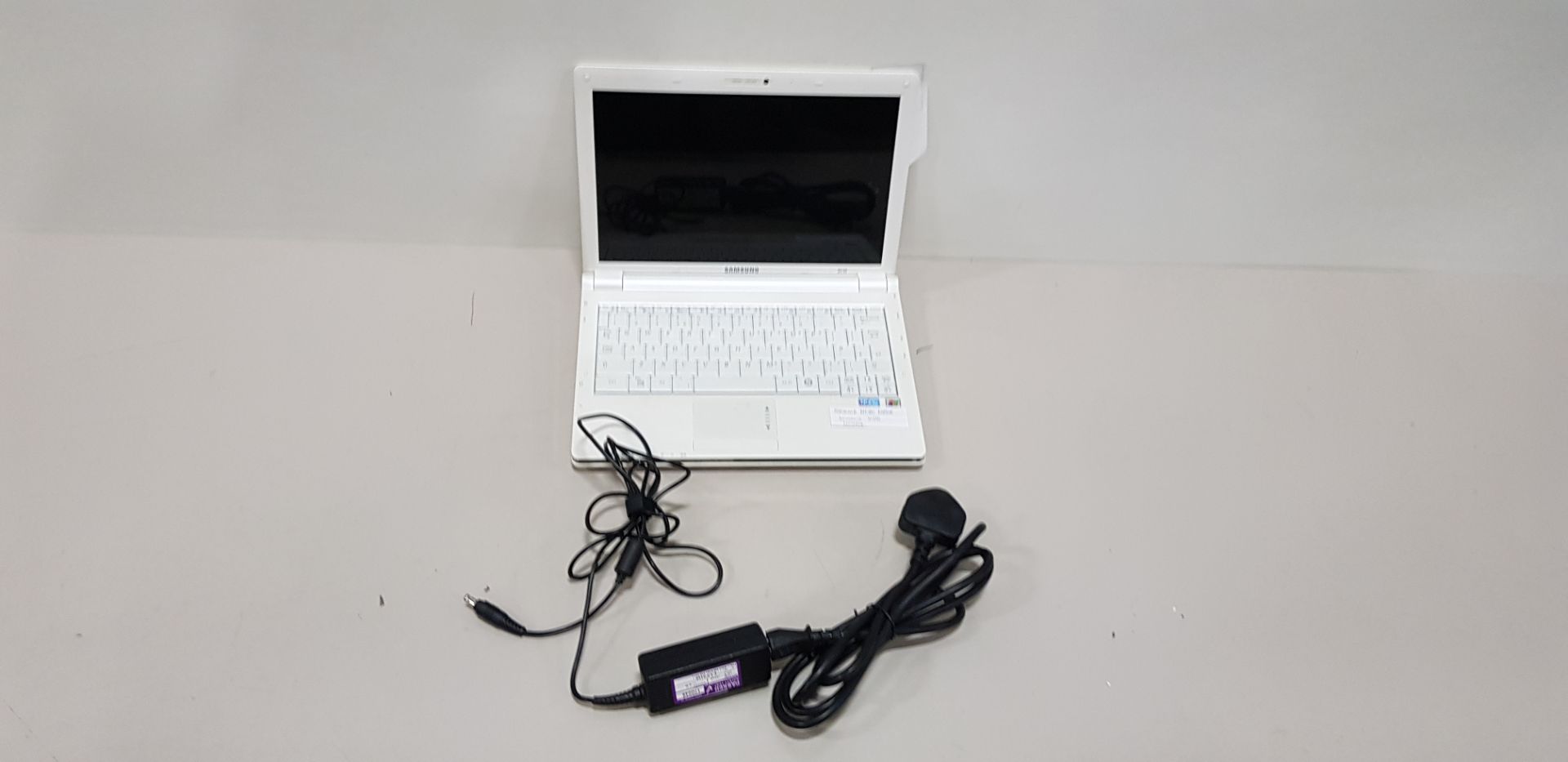 SAMSUNG NC20 LAPTOP WINDOWS VISTA INCLUDES CHARGER