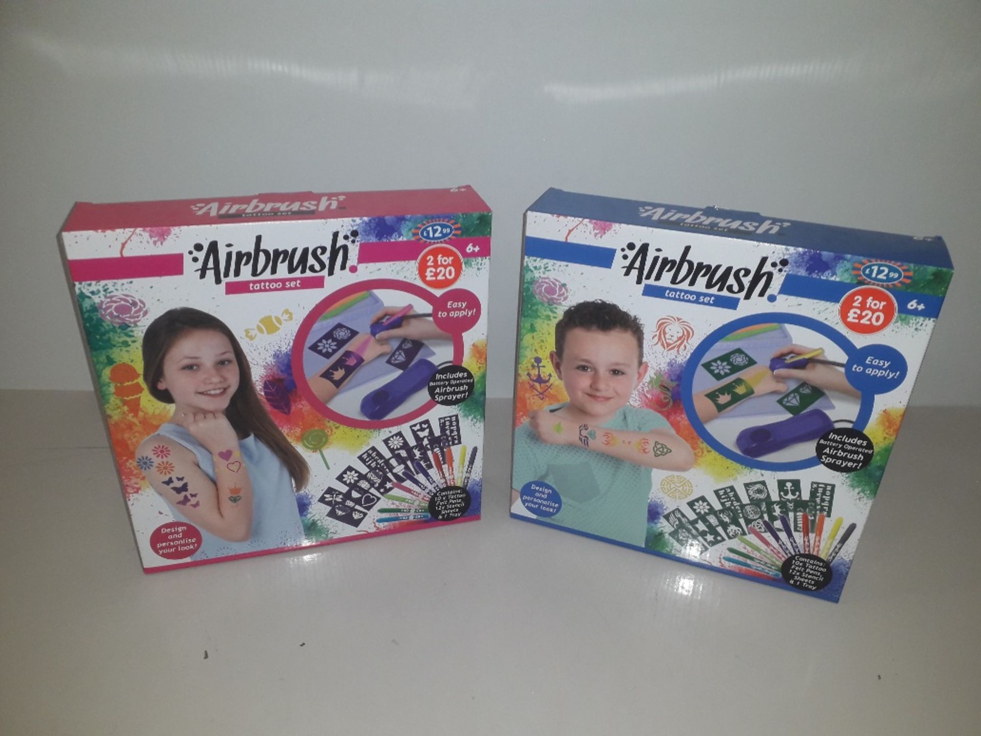24 X BRAND NEW BOXED AIRBRUSH TATTOO SET IN ASSORTED BOYS/GIRLS, INCLUDES BATTERY OPERATED