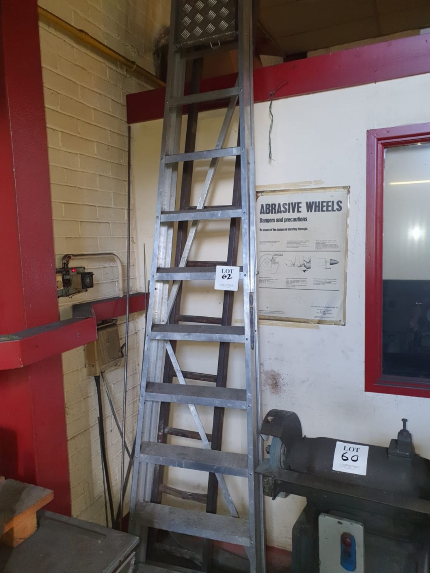 10 tread aluminium ladders